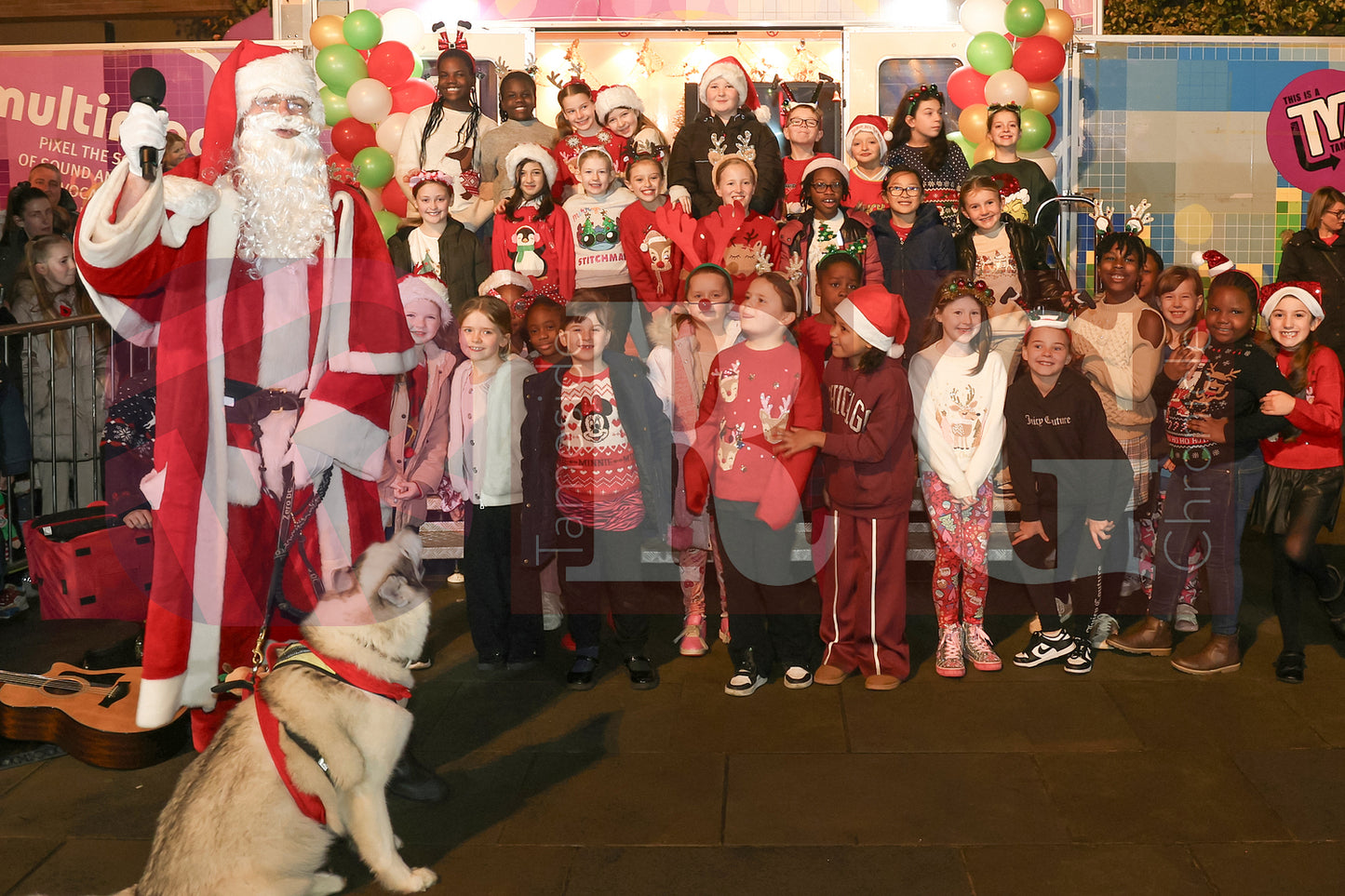 DROYLSDEN LIGHTS SWITCH ON 2024 (48).JPG