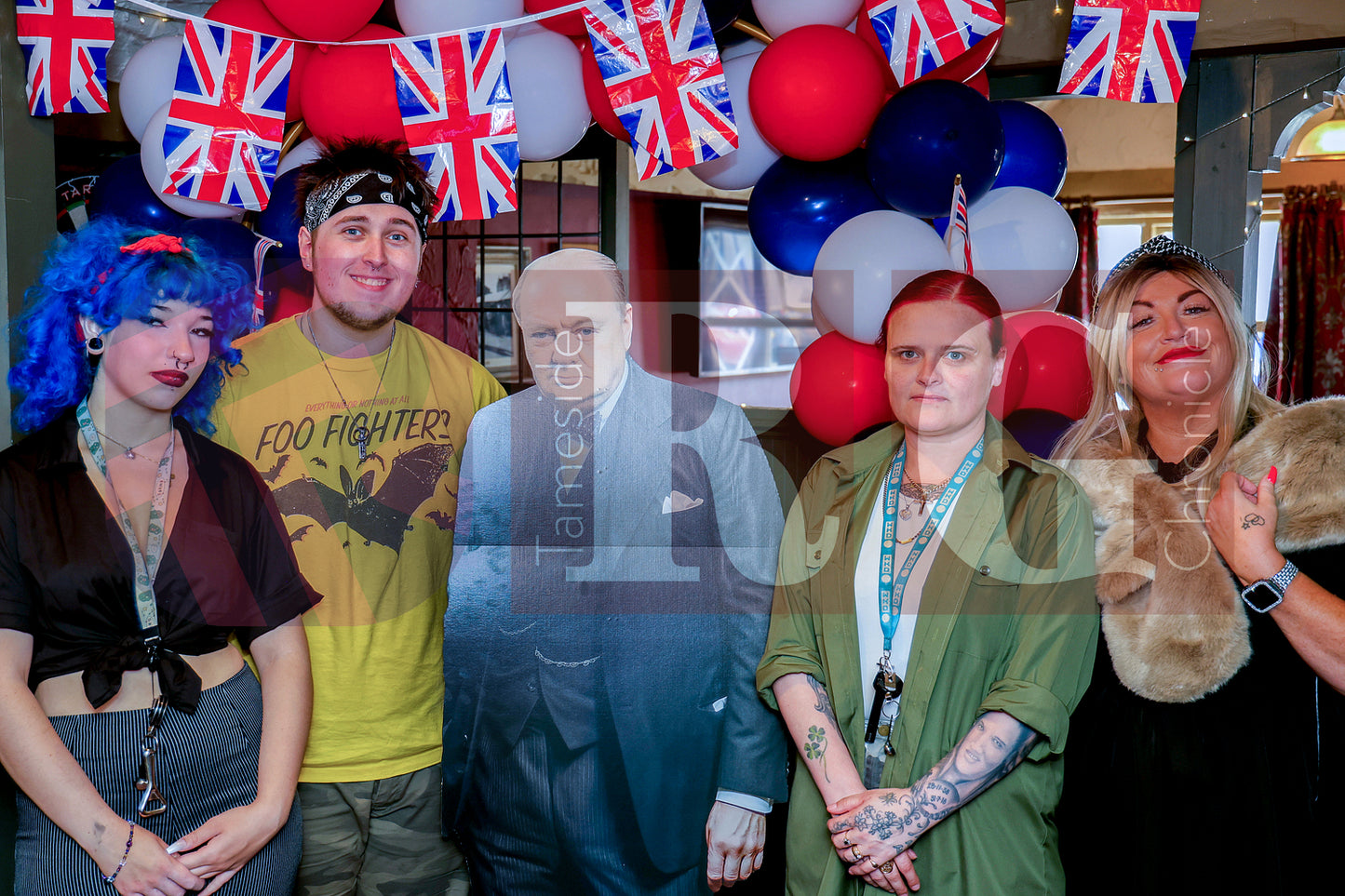 VE DAY OLD PEGS PUB DENTON (24).JPG