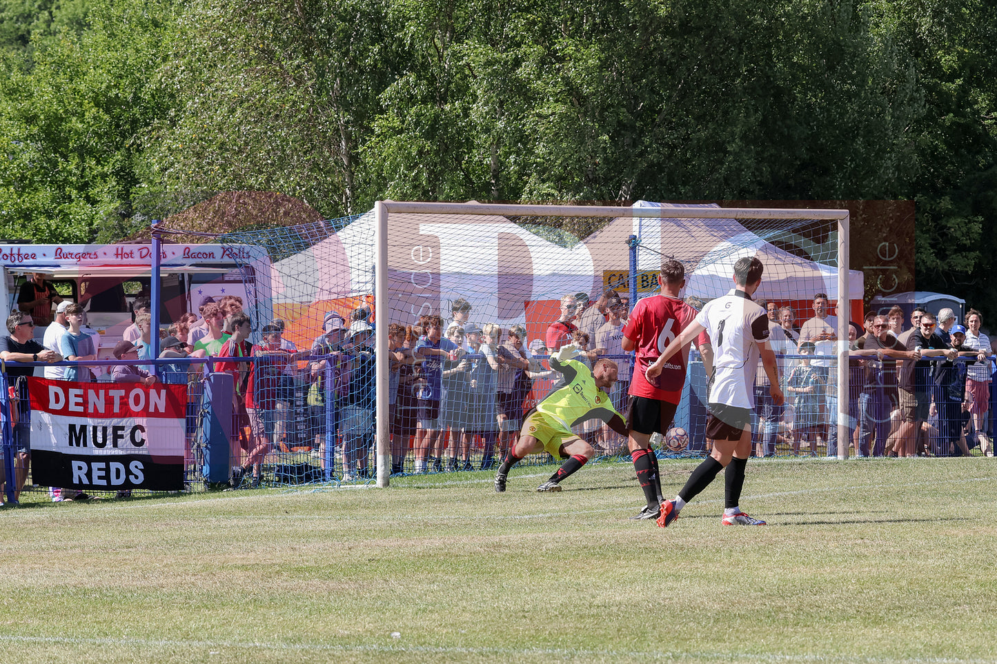 GLOSSOP NORTH EBD V UNITED LEGENDS (95).JPG