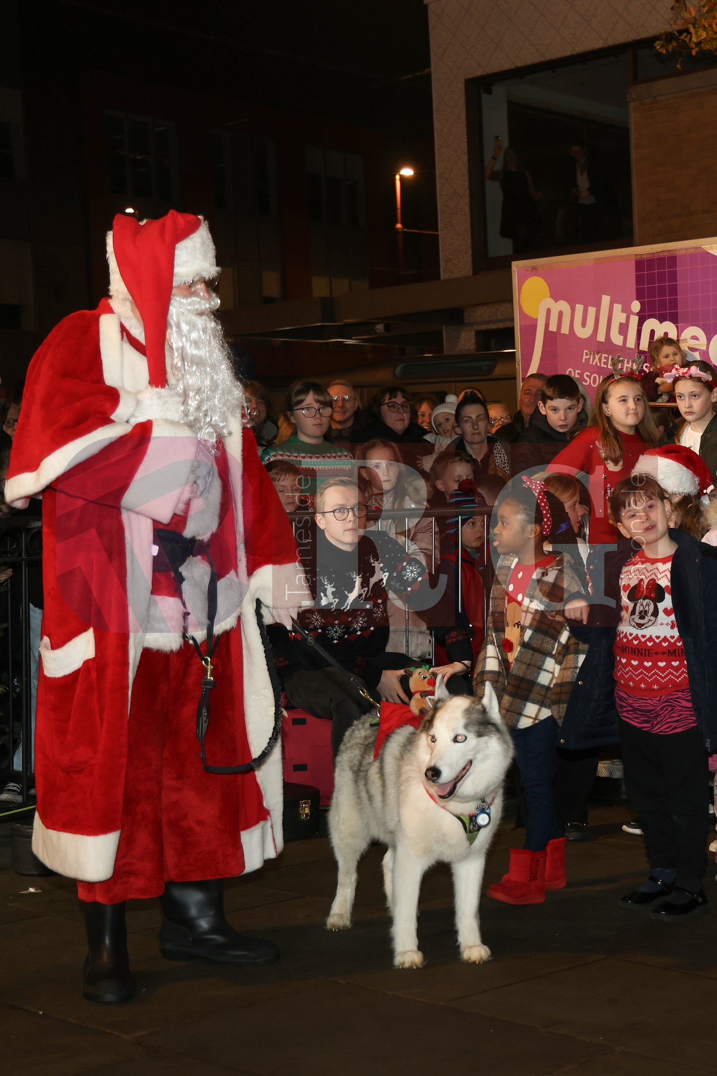 DROYLSDEN LIGHTS SWITCH ON 2024 (53).JPG
