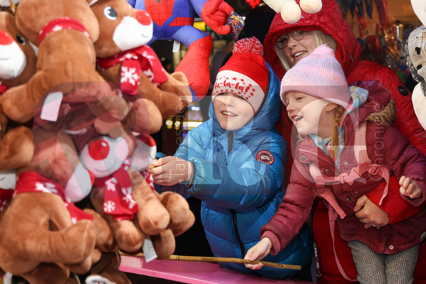 GLOSSOP LIGHT SWITCH ON 2025 (92).JPG