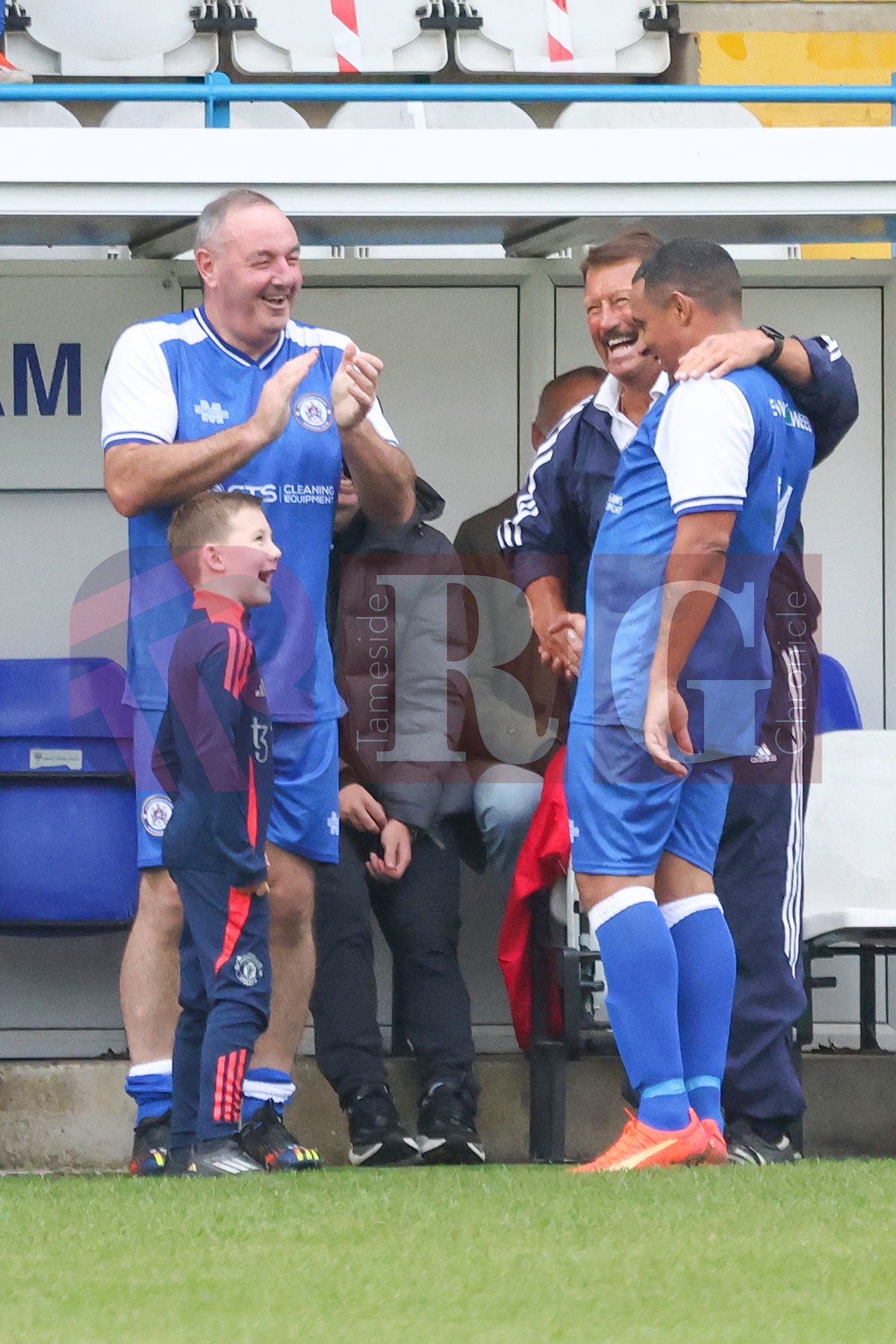 STALYBRIDGE CELTIC LEGENDS V MAN UTD LEGENDS (193).JPG