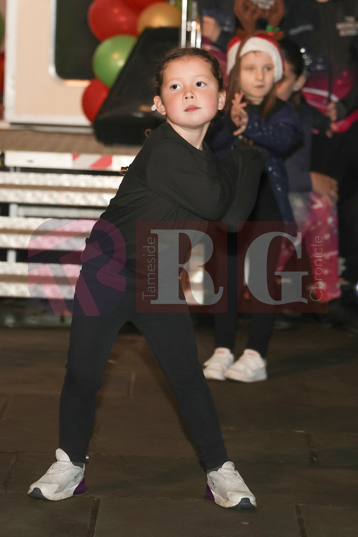 DROYLSDEN LIGHTS SWITCH ON 2024 (21).jpg