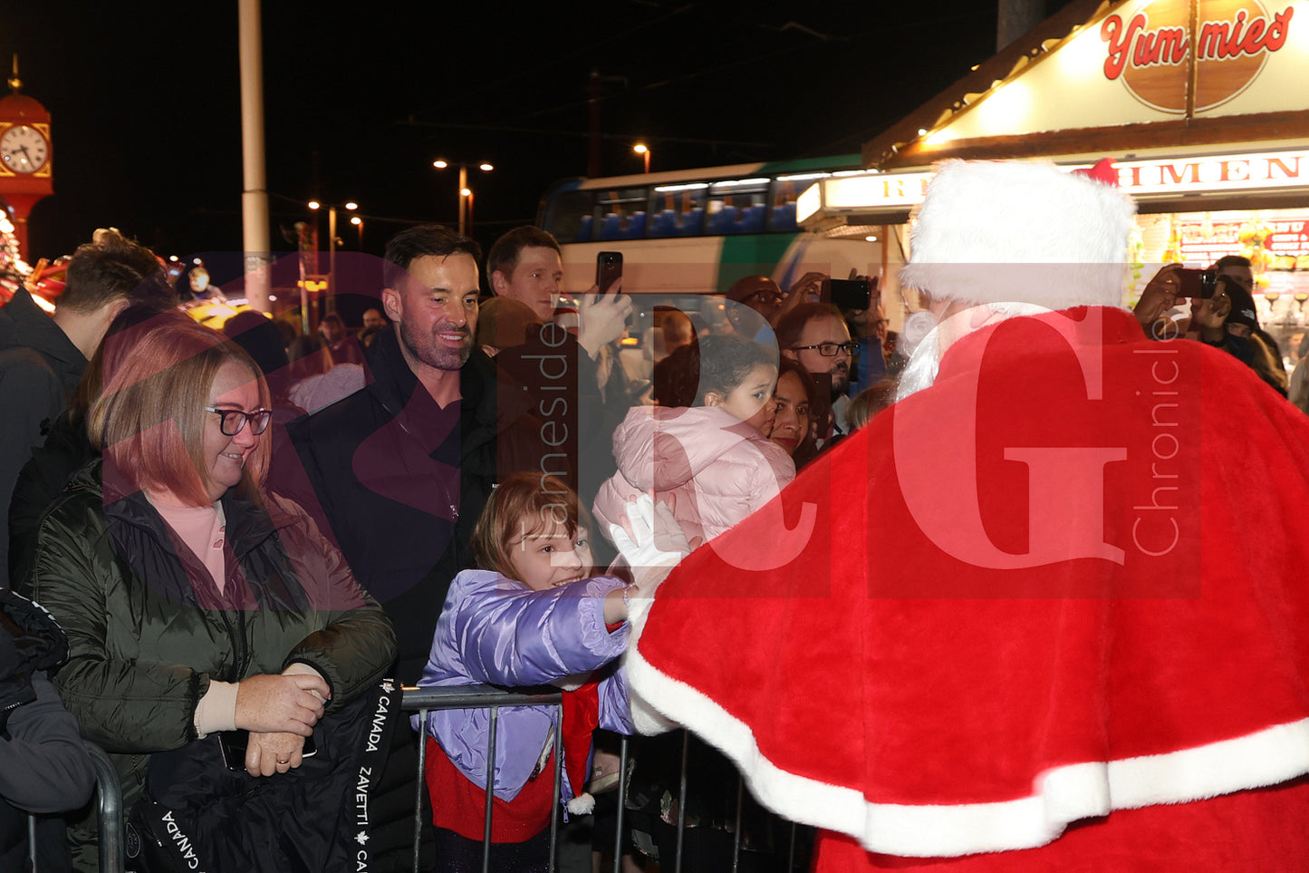 DROYLSDEN LIGHTS SWITCH ON 2024 (73).JPG