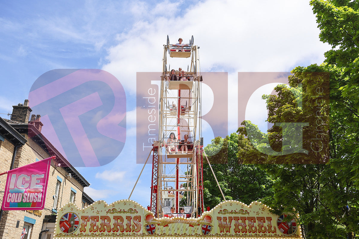 GLOSSOP HERITAGE WEEKEND SUN 2nd JUNE 2024 (71).JPG