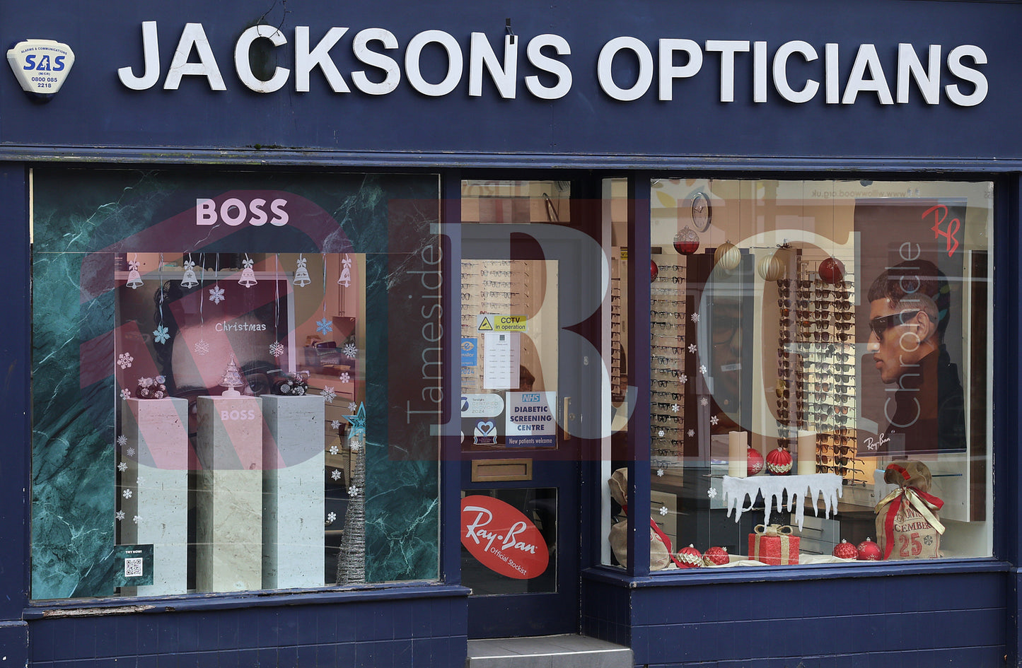 GLOSSOP SHOP XMAS WINDOWS 2024 (48).JPG