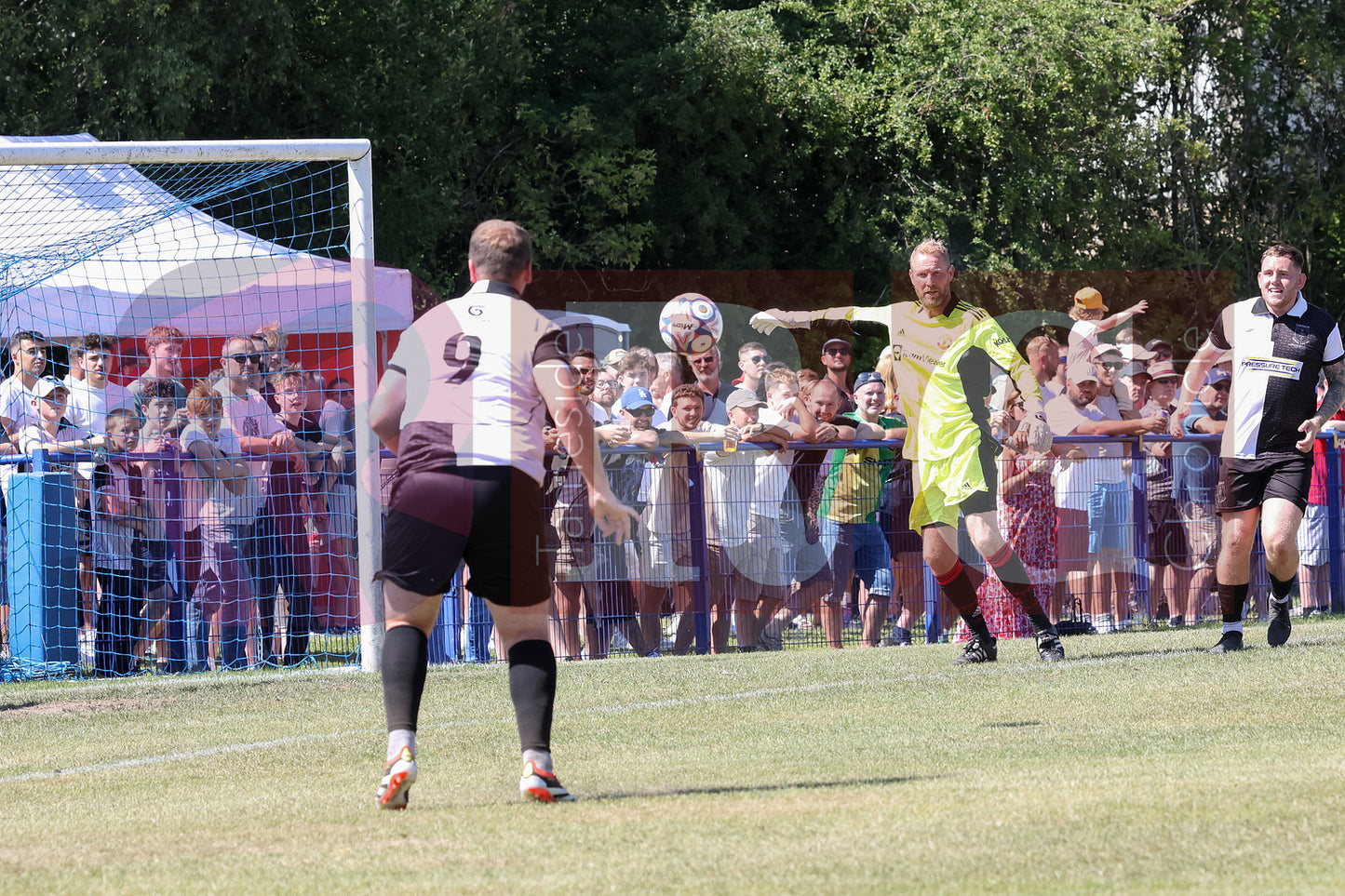GLOSSOP NORTH EBD V UNITED LEGENDS (73).JPG