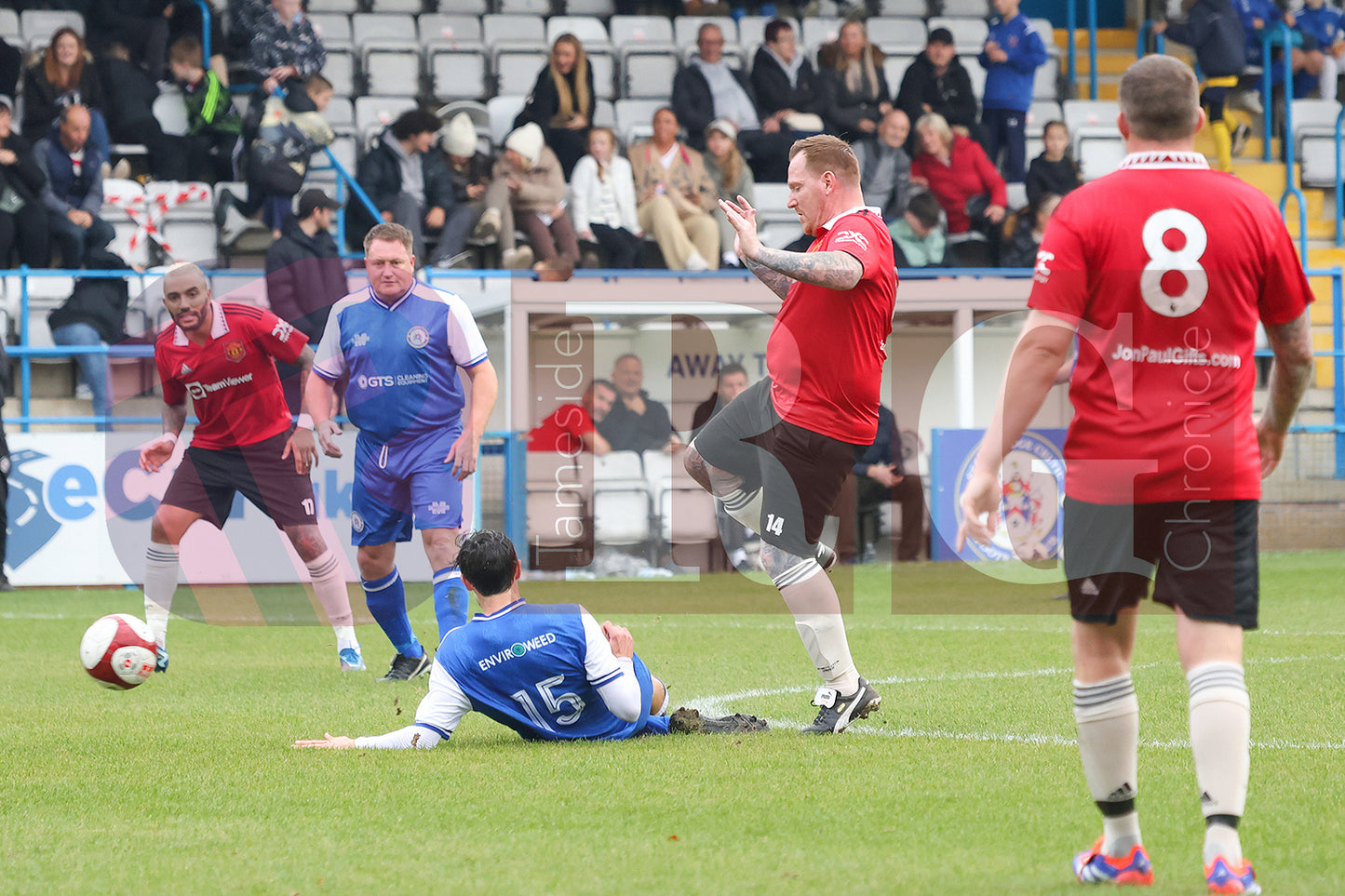 STALYBRIDGE CELTIC LEGENDS V MAN UTD LEGENDS (173).JPG