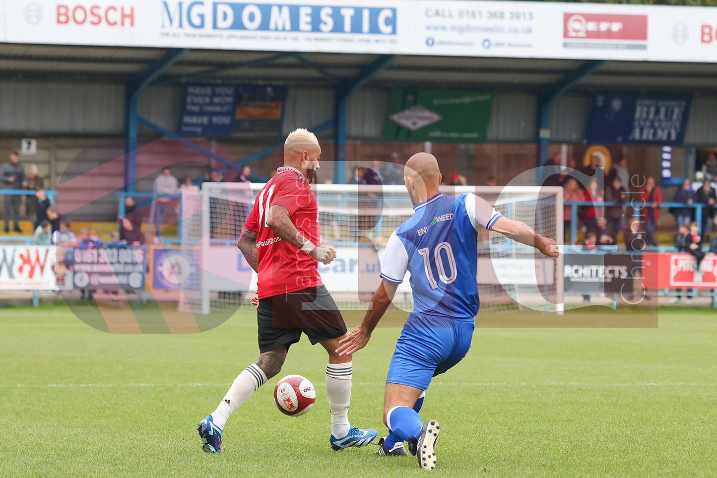 STALYBRIDGE CELTIC LEGENDS V MAN UTD LEGENDS (70).JPG