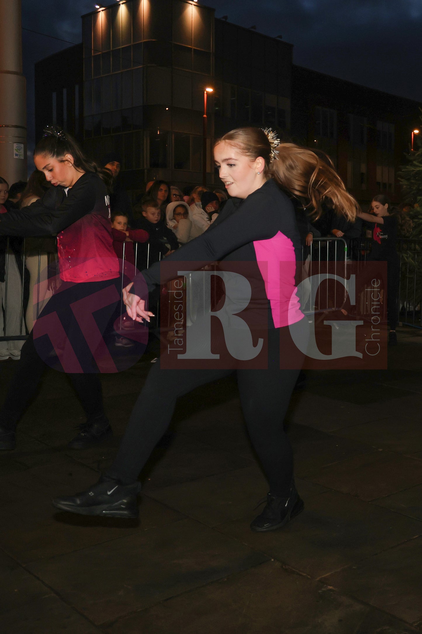 DROYLSDEN LIGHTS SWITCH ON 2024 (30).jpg