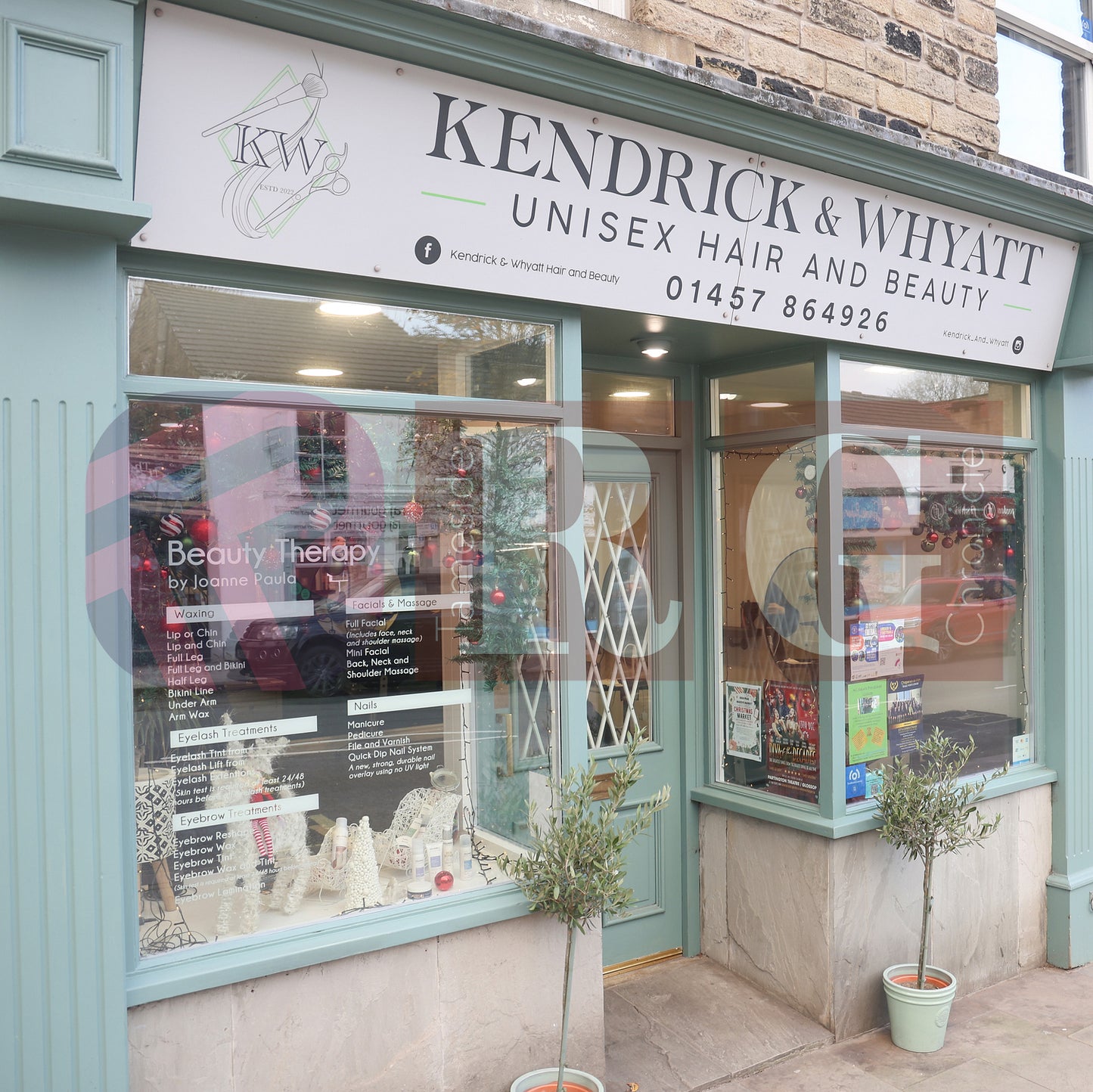 GLOSSOP SHOP XMAS WINDOWS 2024 (105).JPG