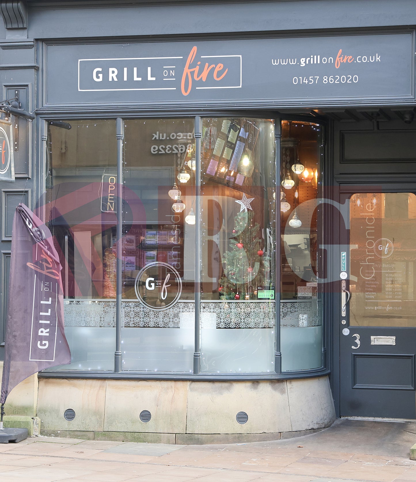 GLOSSOP SHOP XMAS WINDOWS 2024 (32).JPG