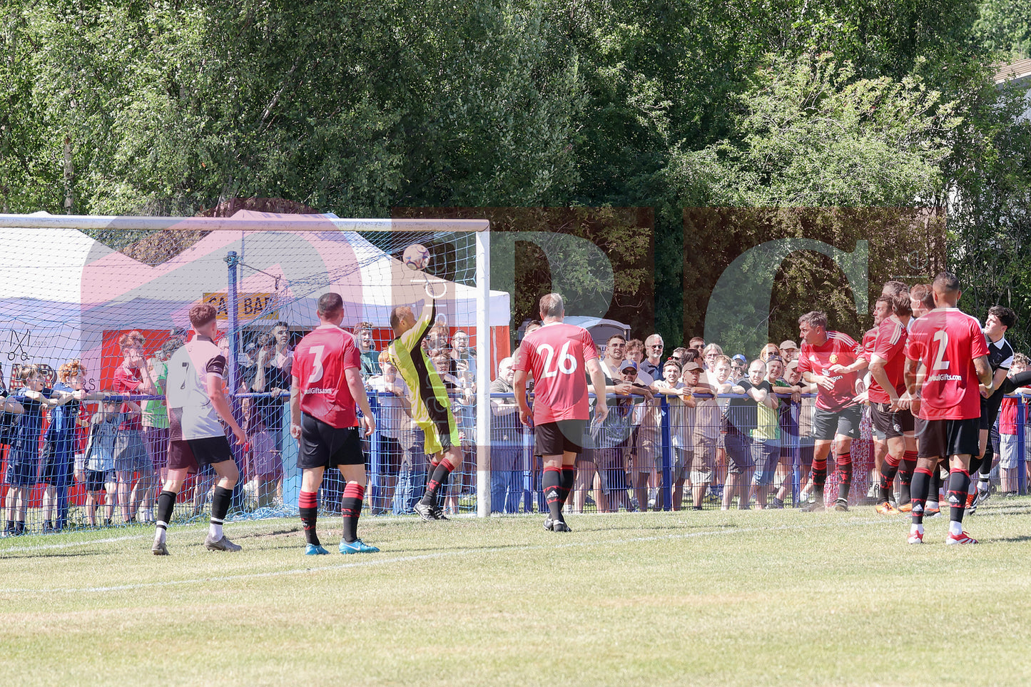 GLOSSOP NORTH EBD V UNITED LEGENDS (75).JPG