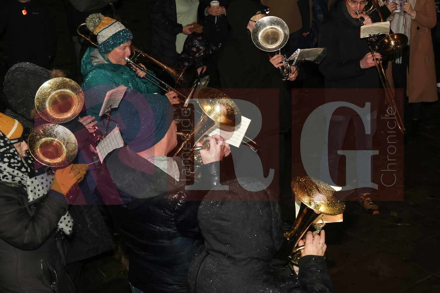 GLOSSOP LIGHTS SWITCH ON 2024 (45).JPG