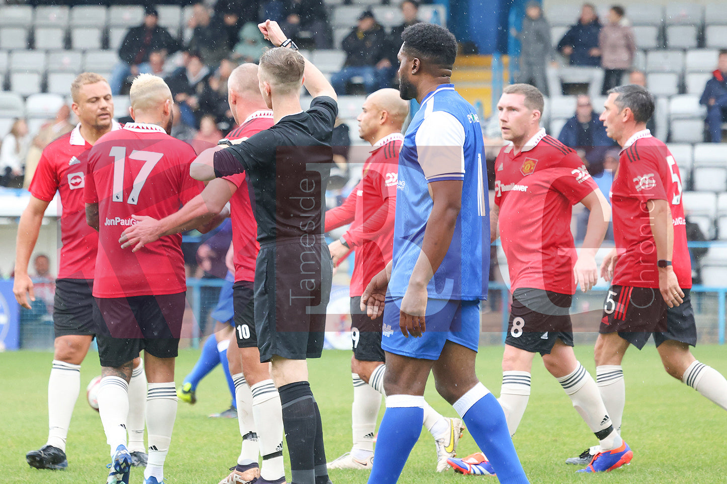 STALYBRIDGE CELTIC LEGENDS V MAN UTD LEGENDS (105).JPG