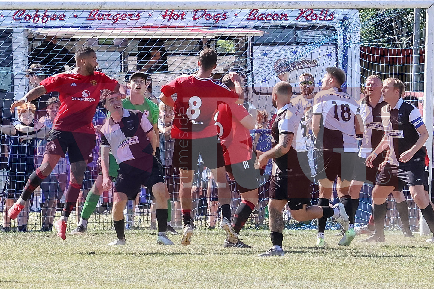 GLOSSOP NORTH EBD V UNITED LEGENDS (112).JPG