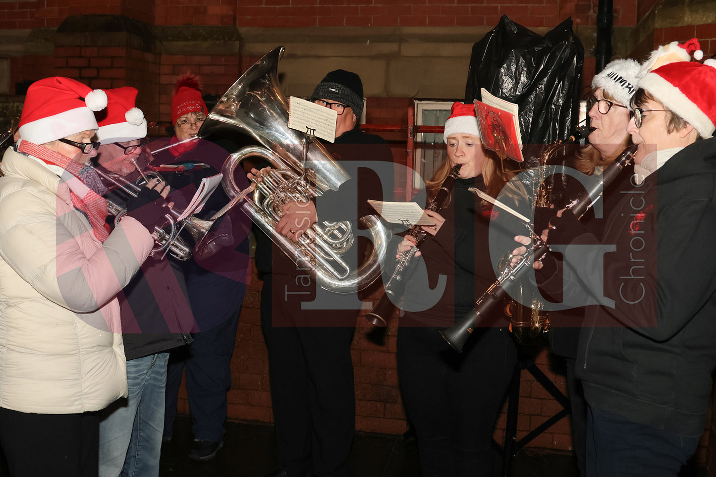 DUCKINFIELD LIGHTS SWITCH ON (4).JPG