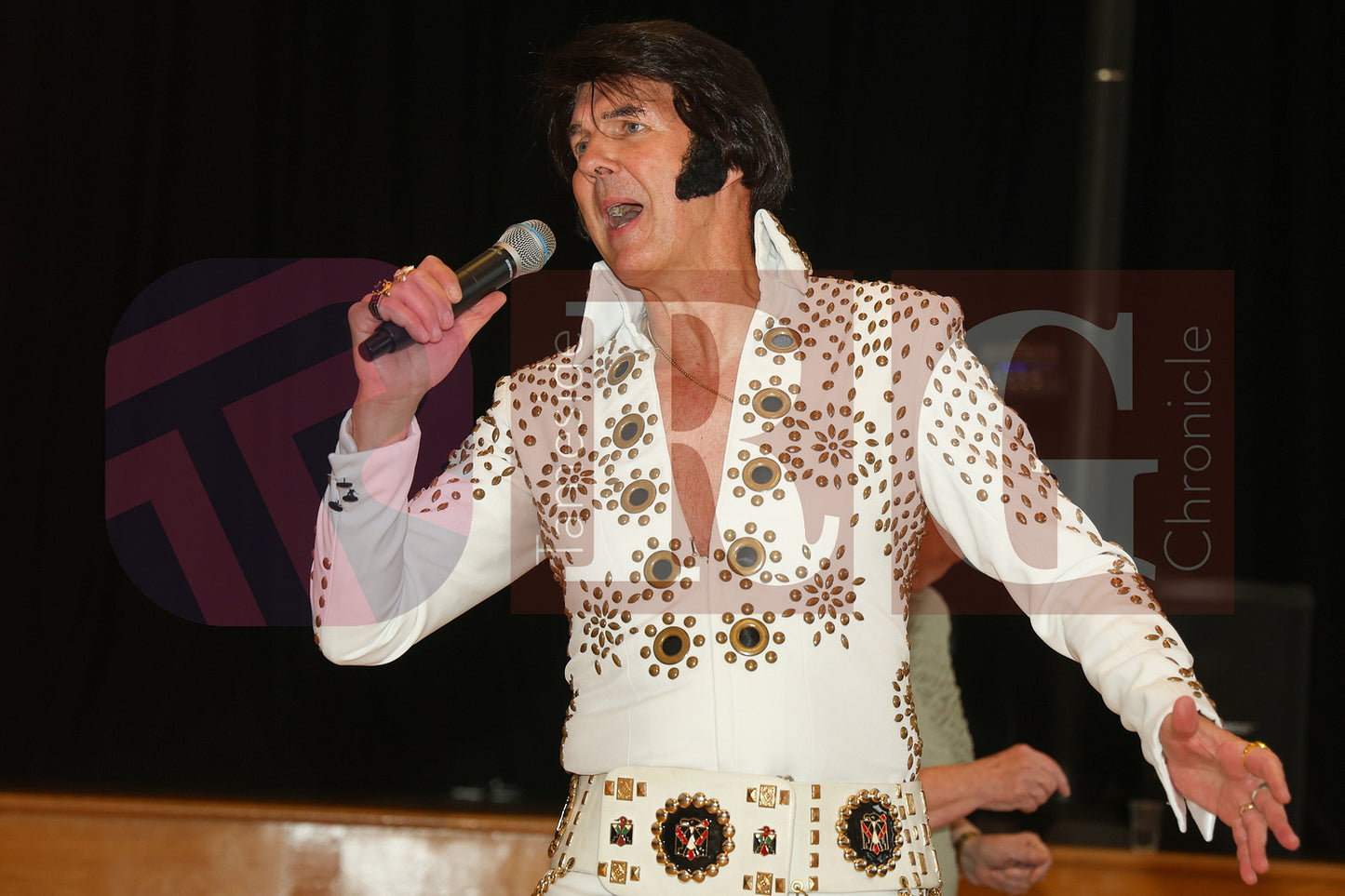 95TH BIRTHDAY DUKINFIELD TOWN HALL ELVIS (48).JPG