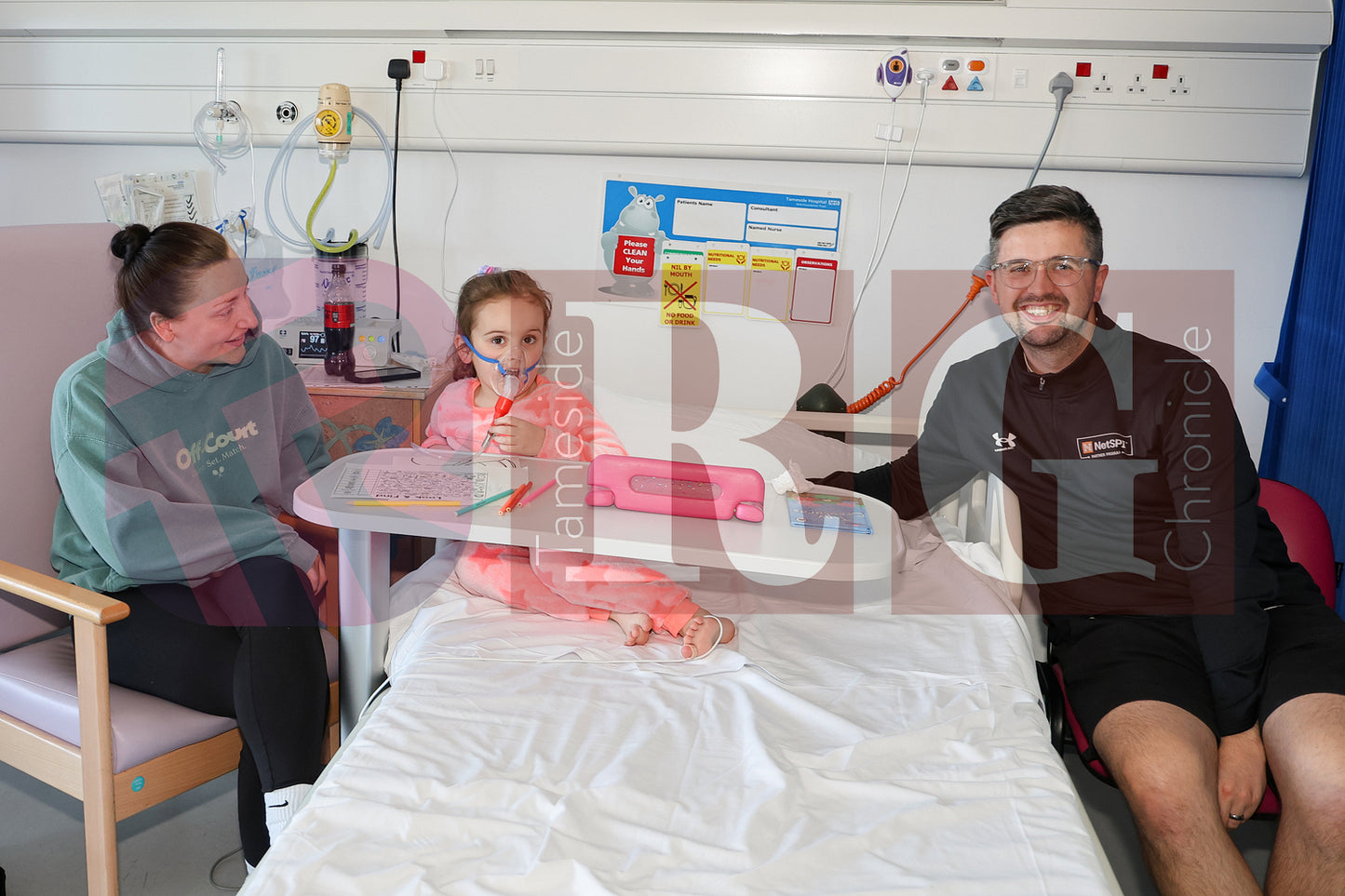 TAMESIDE HOSPITAL CHILDRENS WARD EASTER STAGECOACH (48).JPG