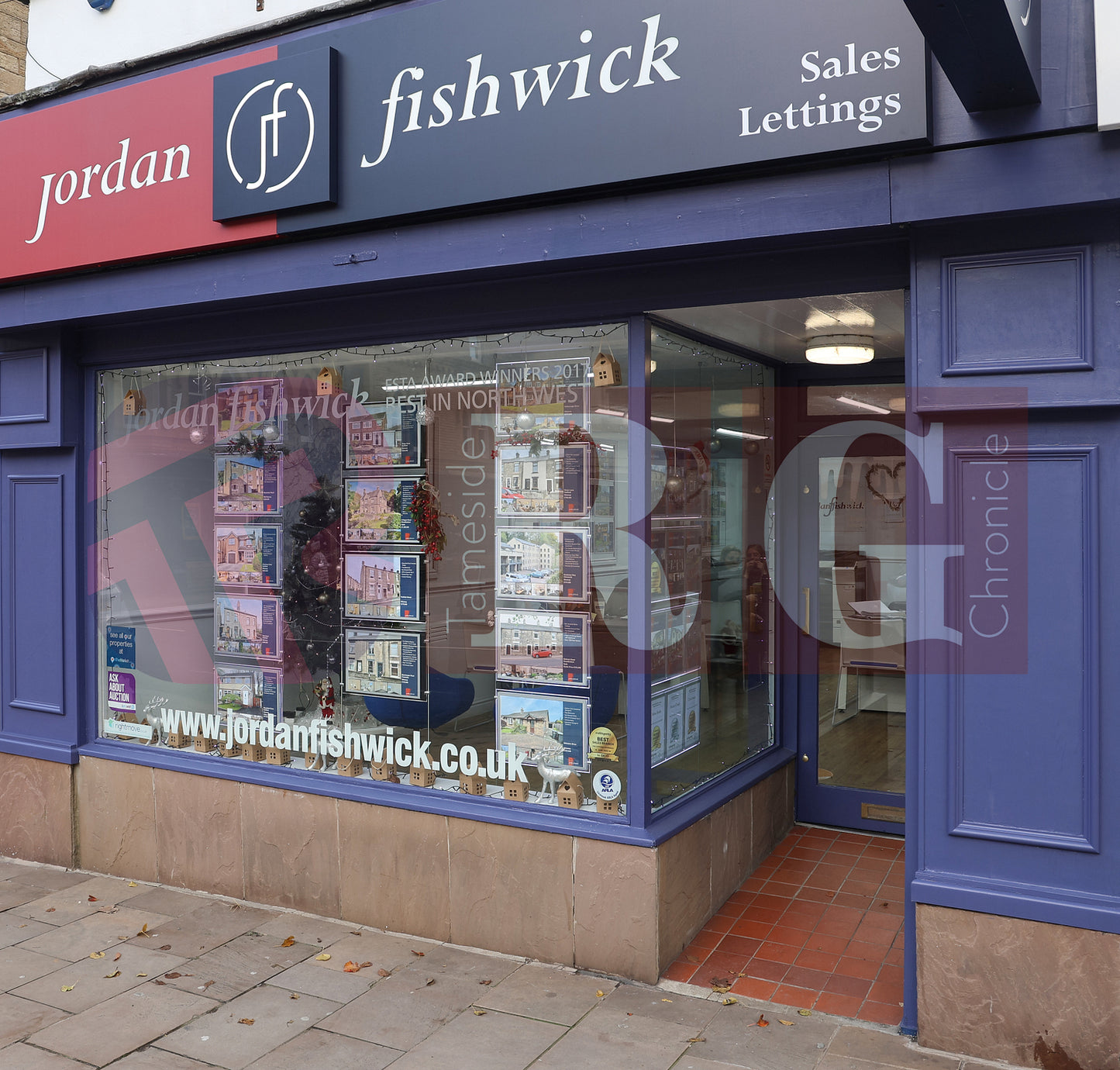 GLOSSOP SHOP XMAS WINDOWS 2024 (66).JPG