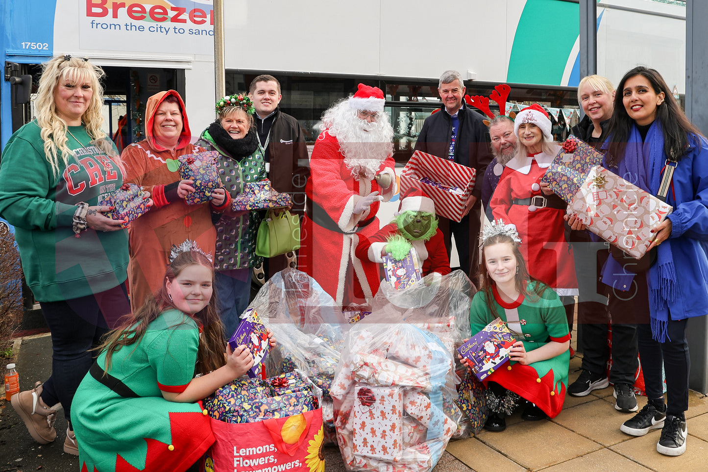 TAMESIDE HOSPITAL CHILDRENS WARD WITH SANTA 2025 (22).JPG