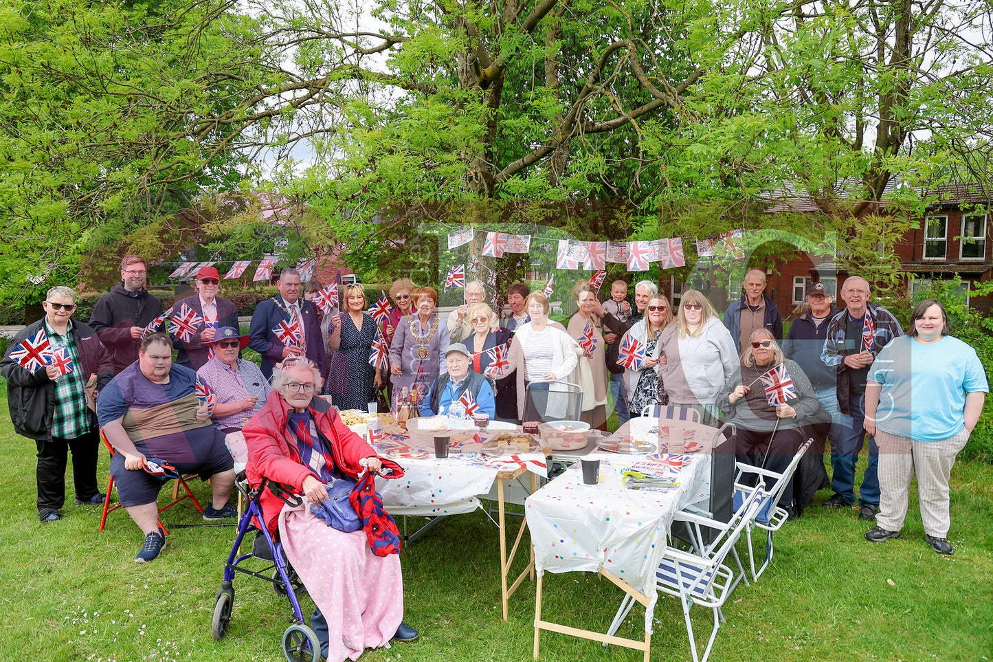 VE DAY THE COMMUNITY GARDEN DUKINFIELD (6).JPG