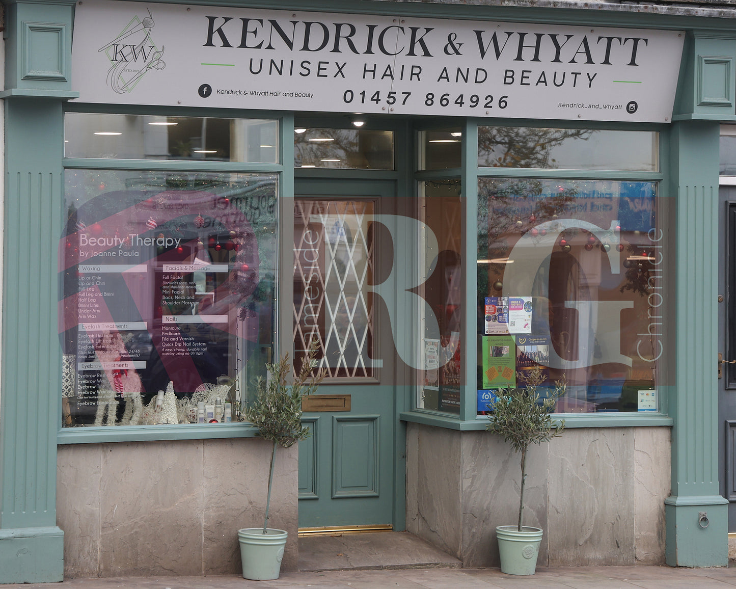 GLOSSOP SHOP XMAS WINDOWS 2024 (61).JPG