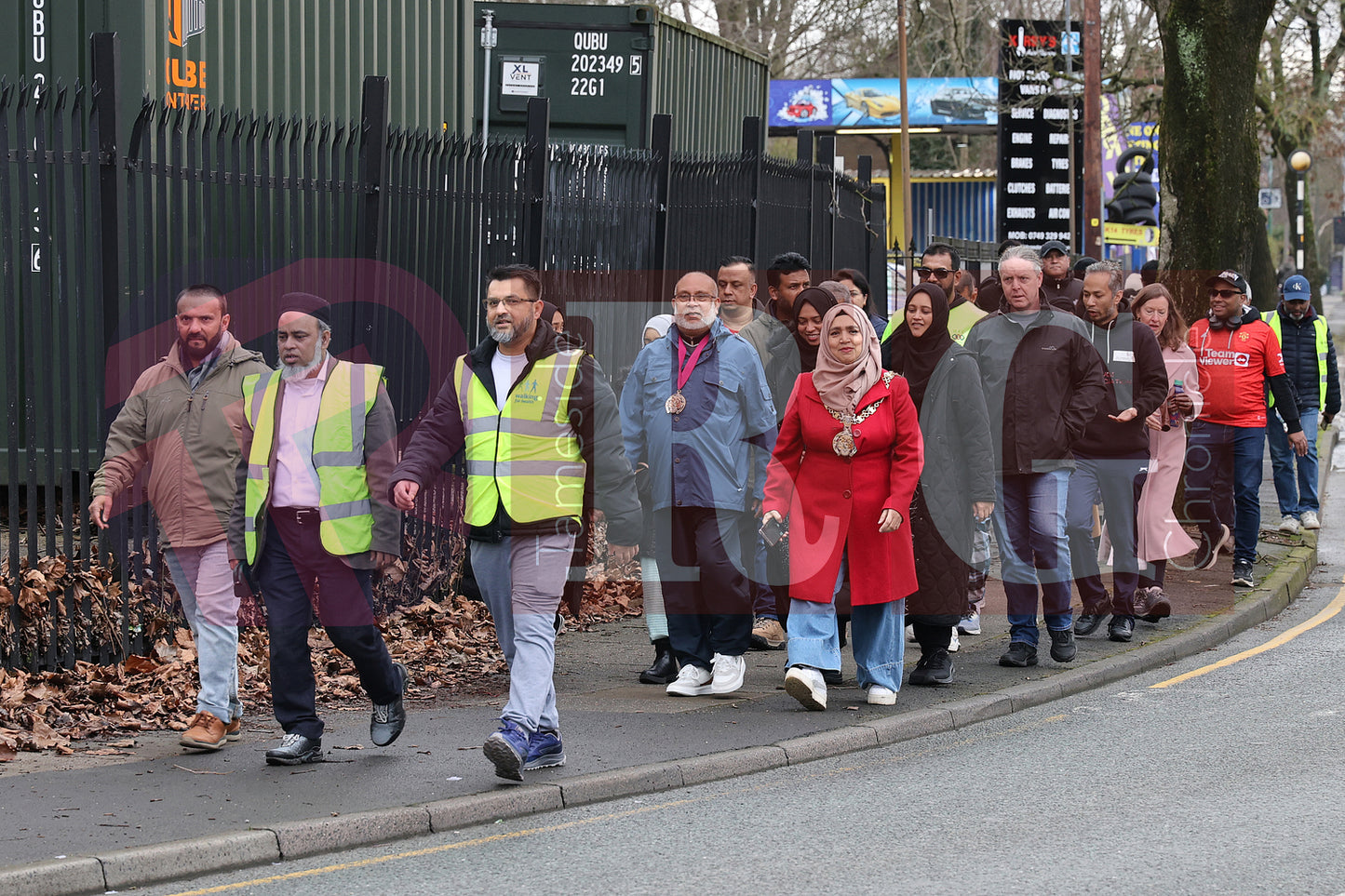 WALK WITH THE MAYOR HYDE TO DUKINFIELD (40).JPG