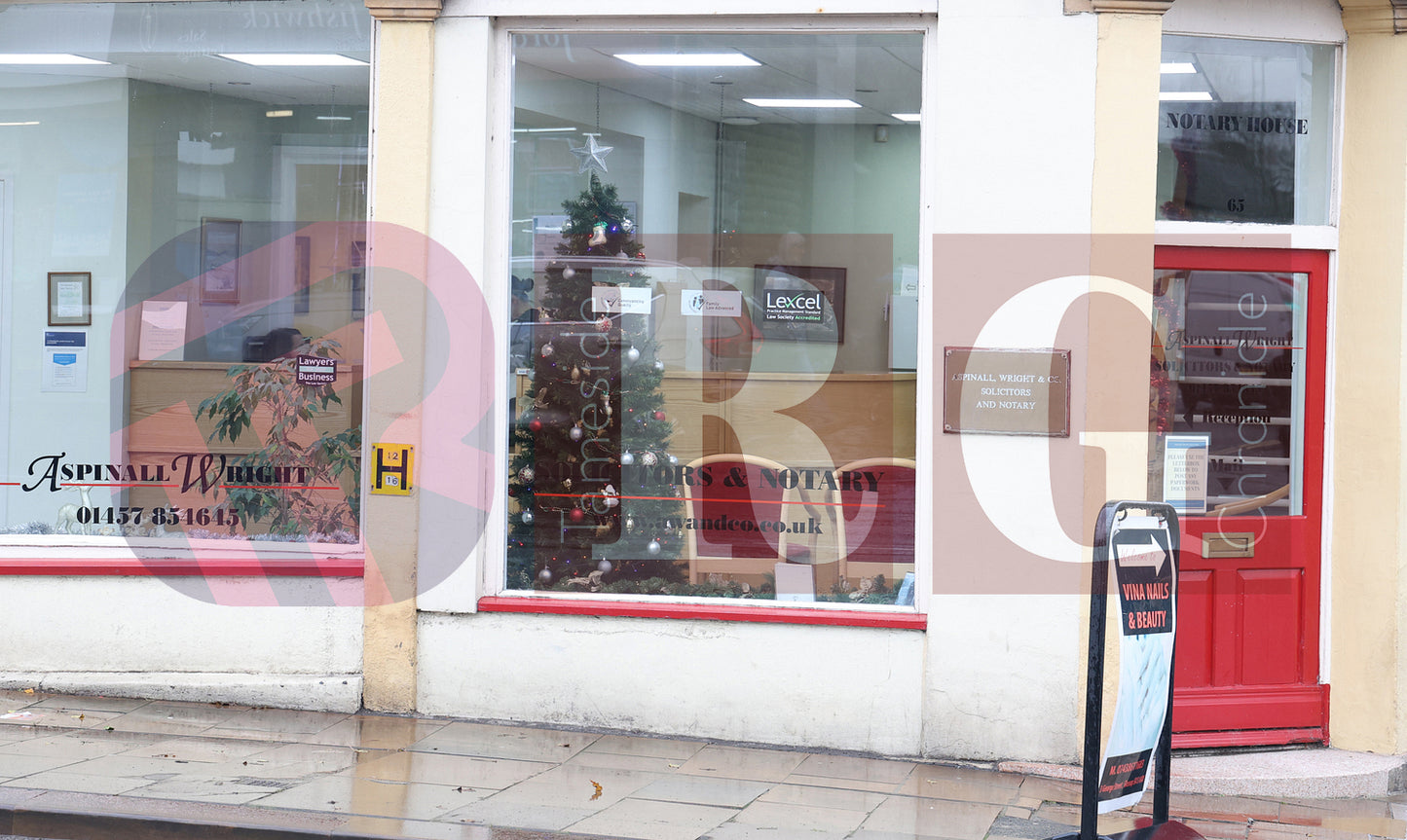 GLOSSOP CHRISTMAS SHOPS 2025 (58).JPG