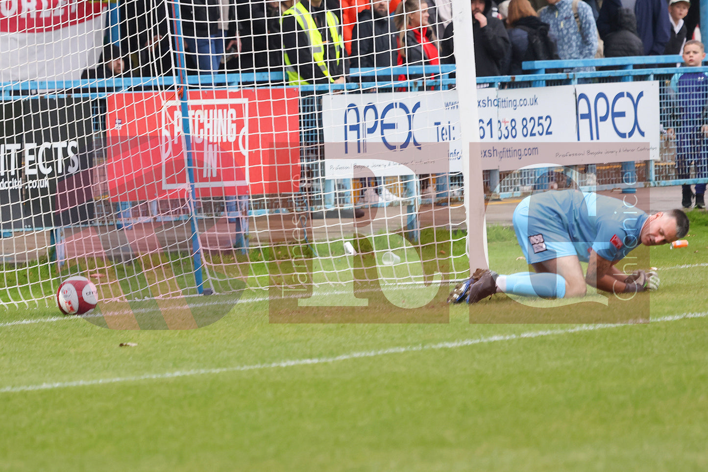 STALYBRIDGE CELTIC LEGENDS V MAN UTD LEGENDS (140).JPG