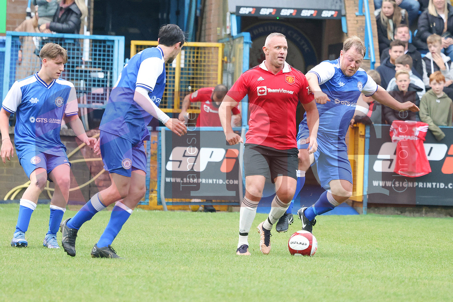 STALYBRIDGE CELTIC LEGENDS V MAN UTD LEGENDS (191).JPG