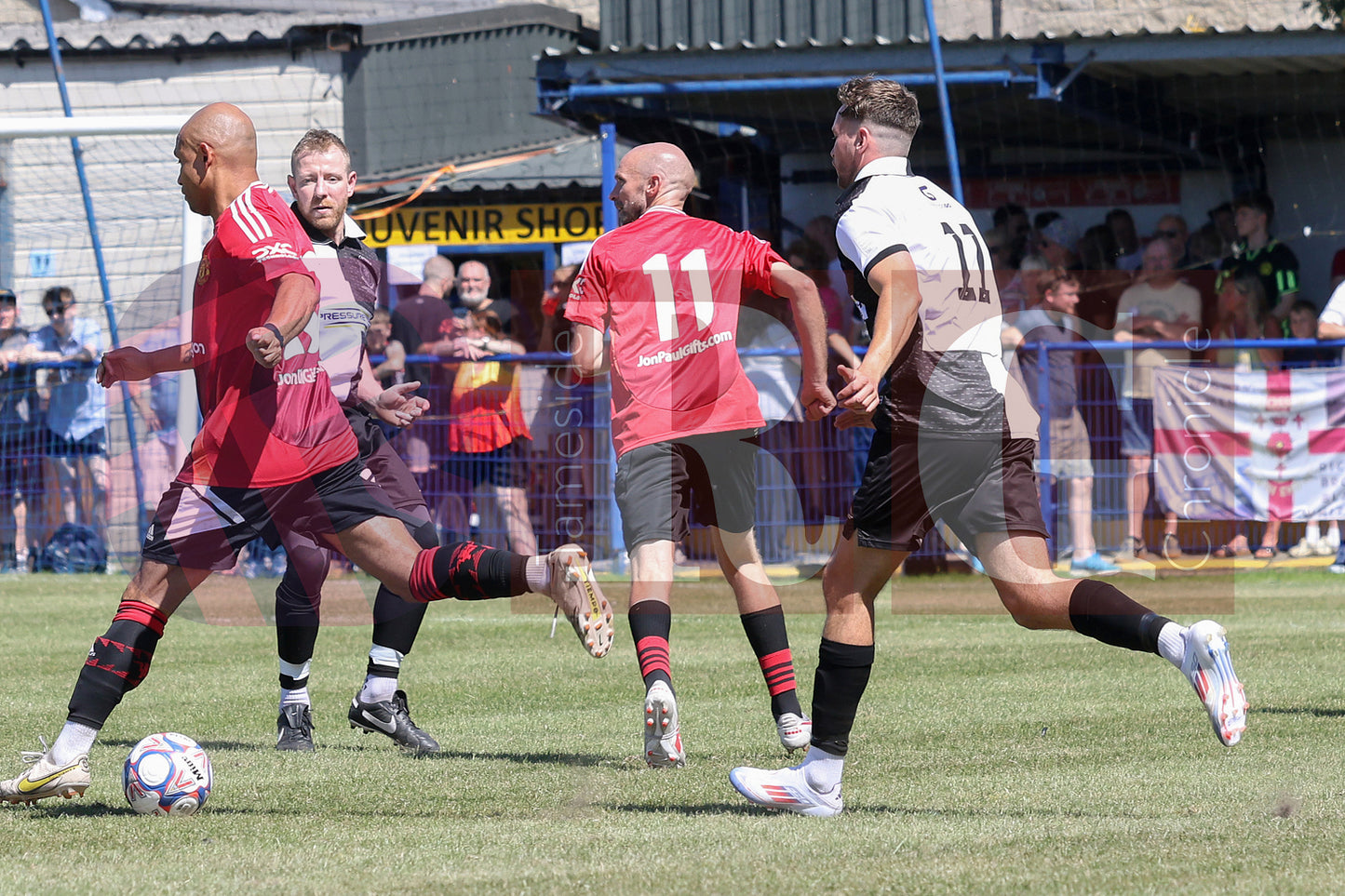 GLOSSOP NORTH EBD V UNITED LEGENDS (64).JPG