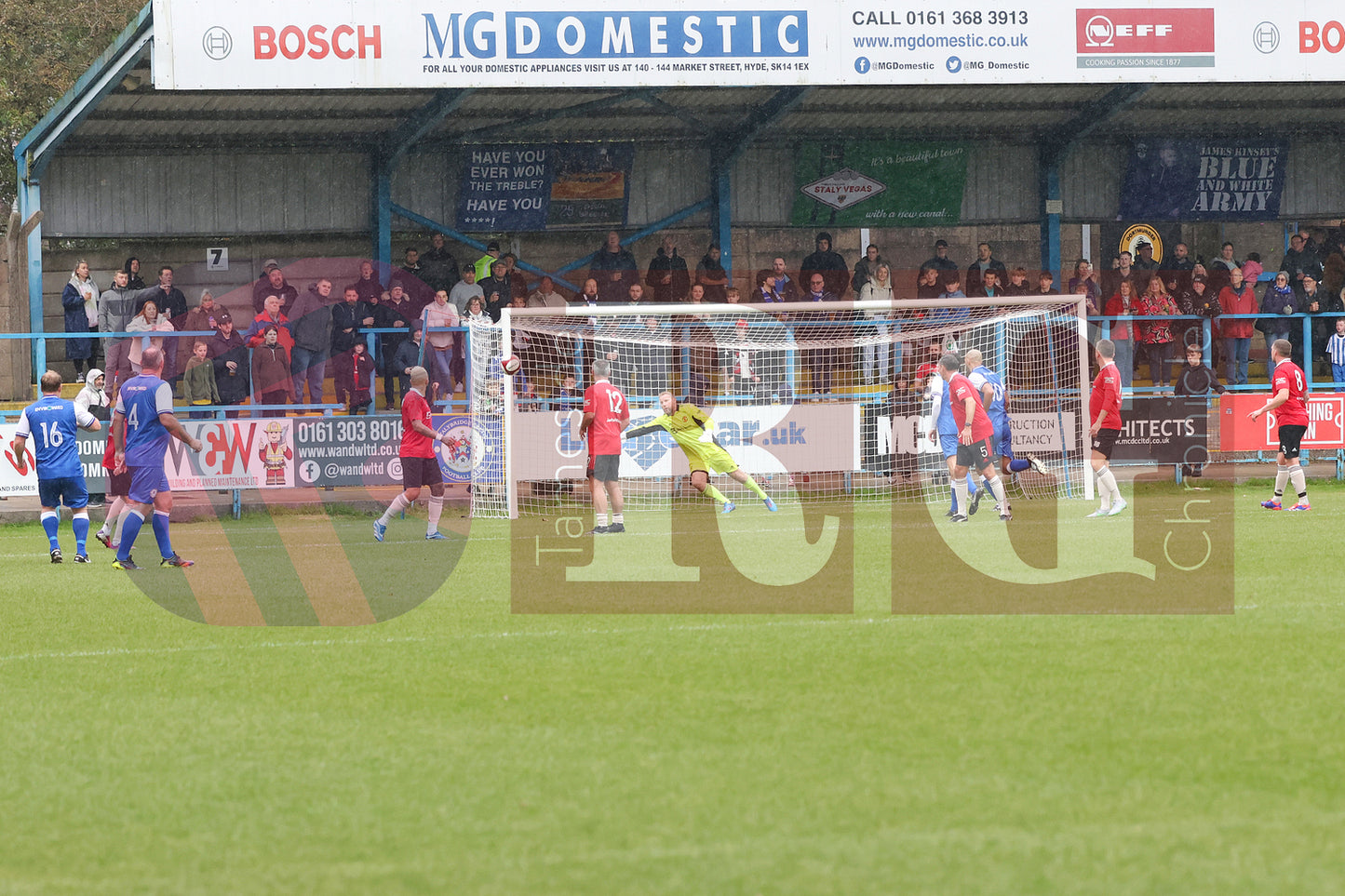 STALYBRIDGE CELTIC LEGENDS V MAN UTD LEGENDS (86).JPG
