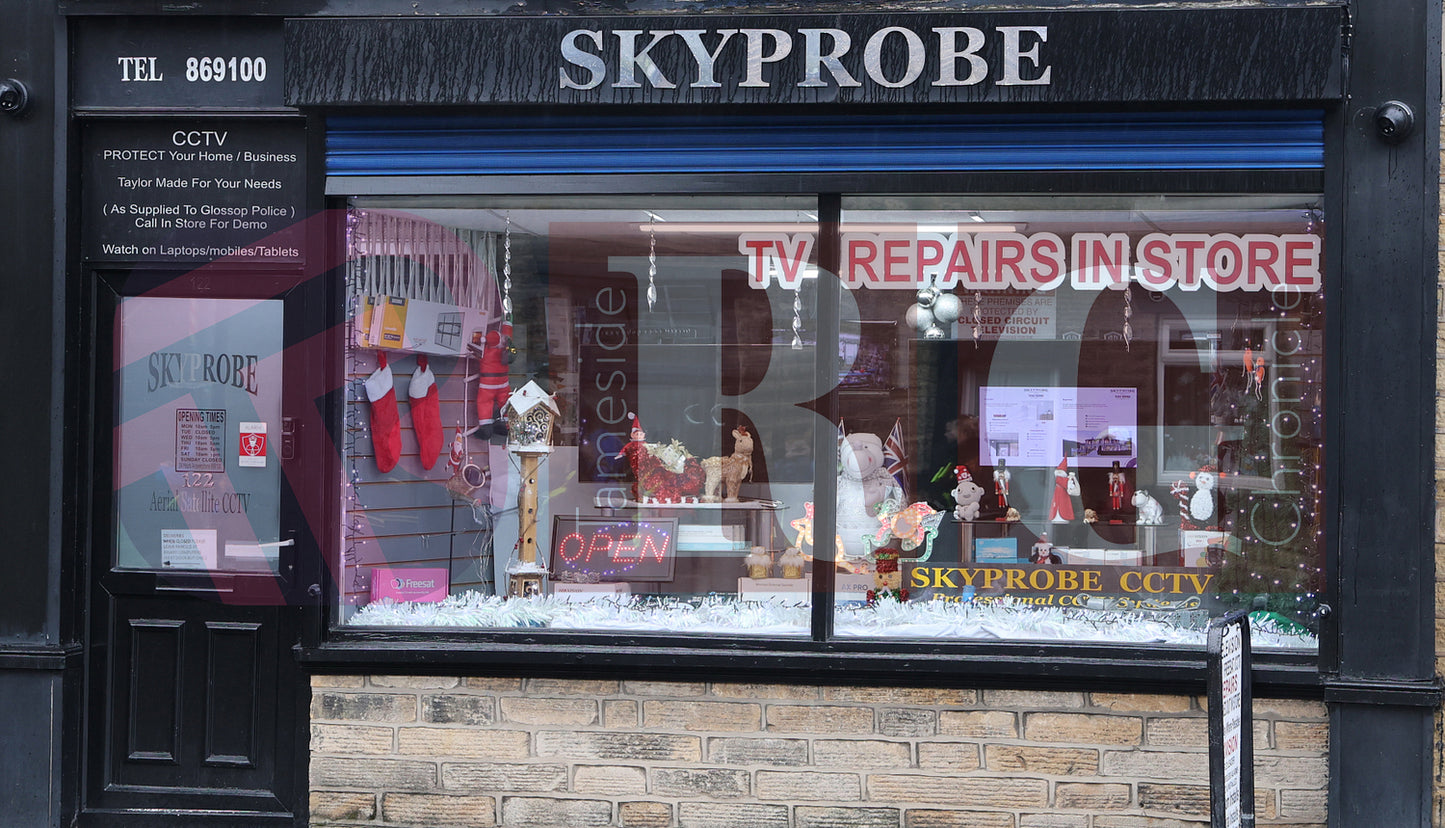 GLOSSOP CHRISTMAS SHOPS 2025 (77).JPG