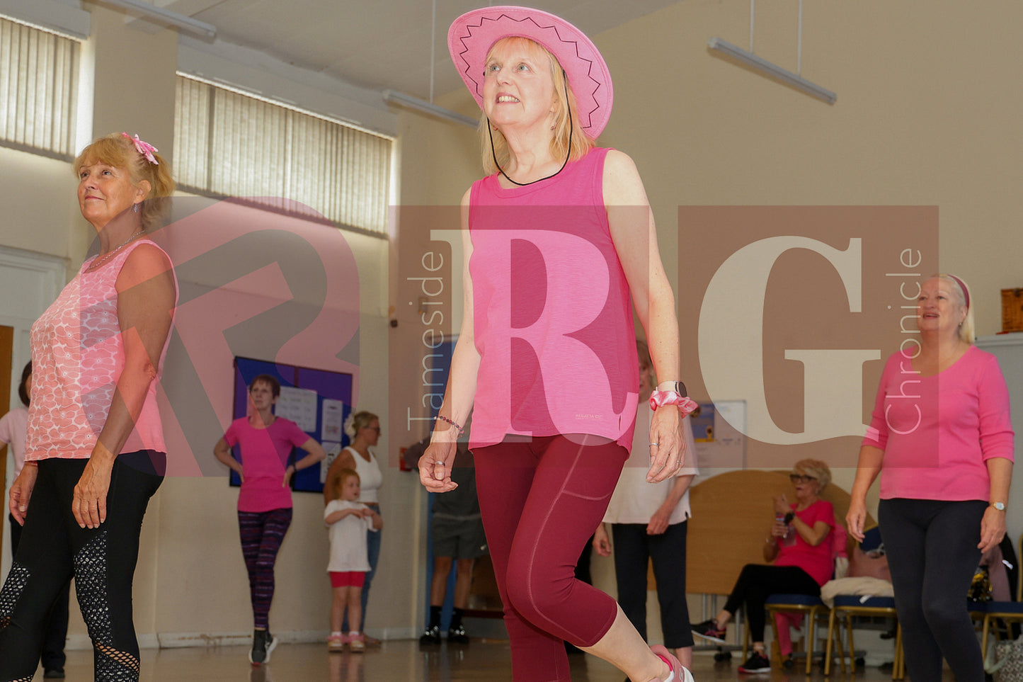 BREAST CANCER FUNDRAISING GRAFTON CENTRE HYDE (37).JPG