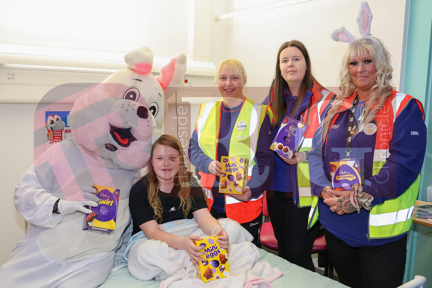 TAMESIDE HOSPITAL CHILDRENS WARD EASTER STAGECOACH (40).JPG
