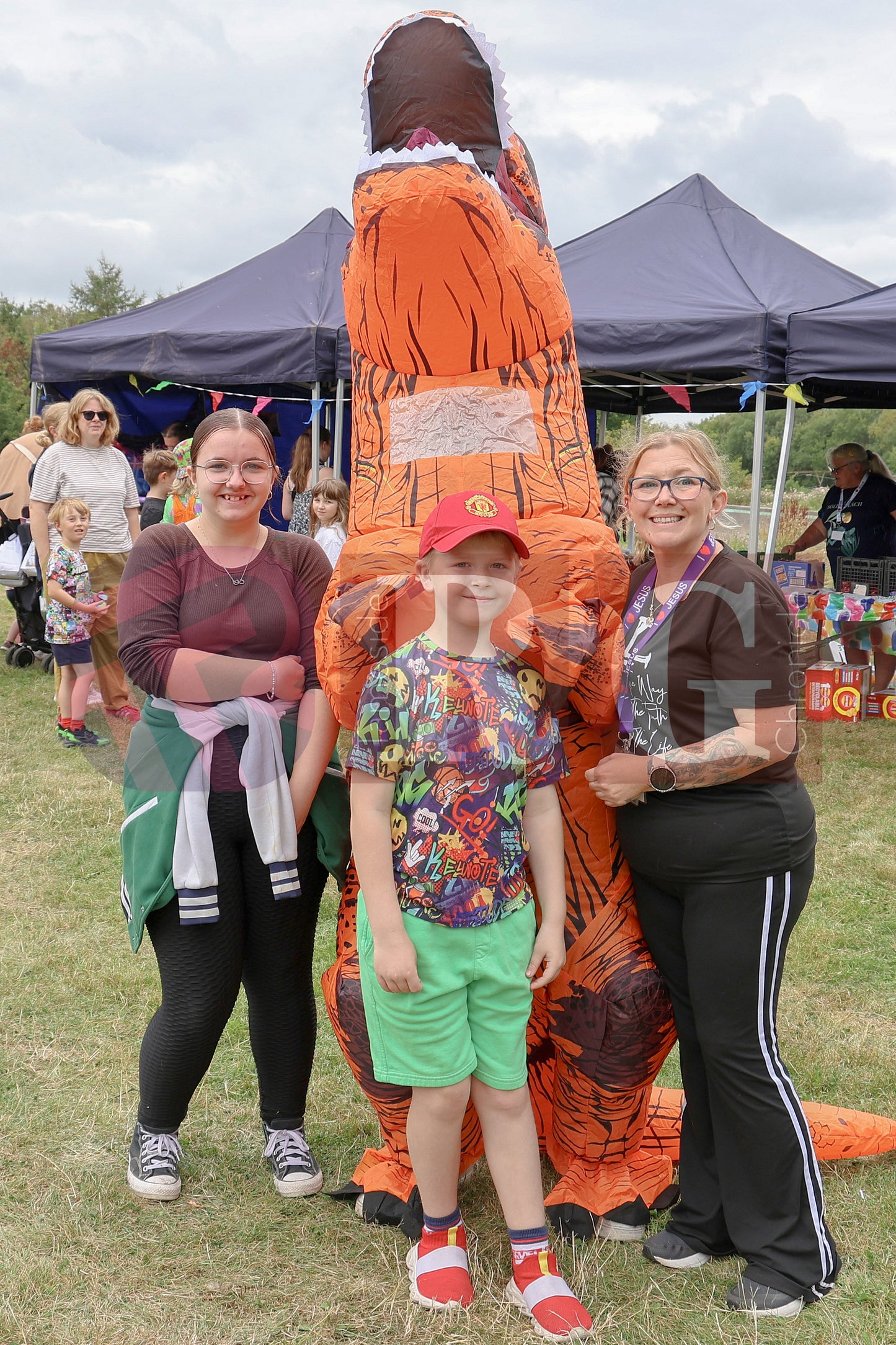 HADFIELD PICNIC IN THE PARK (2).JPG