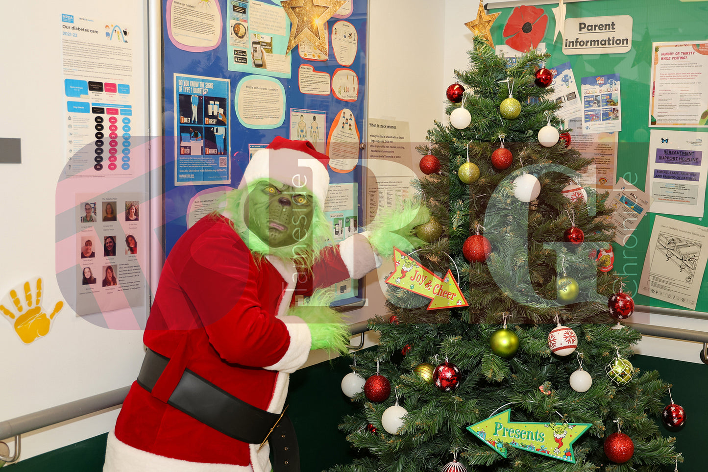 TAMESIDE HOSPITAL CHILDRENS WARD WITH SANTA 2025 (53).JPG