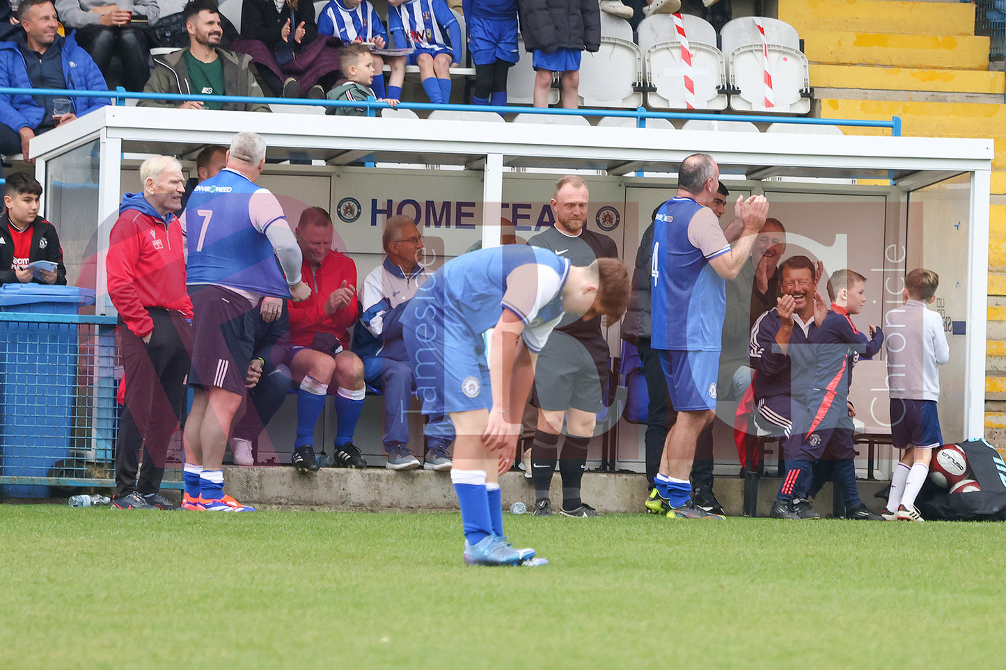 STALYBRIDGE CELTIC LEGENDS V MAN UTD LEGENDS (187).JPG