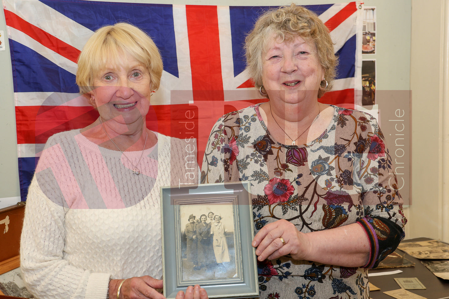 VICTORIA HALL GLOSSOP A PARTY TO REMEMBER (11).JPG