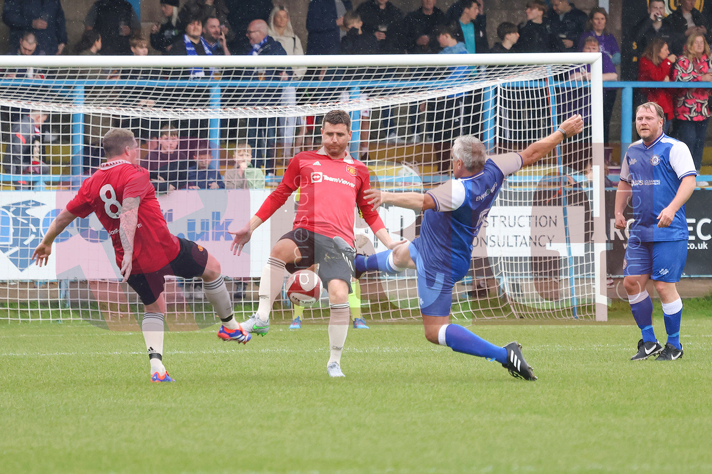 STALYBRIDGE CELTIC LEGENDS V MAN UTD LEGENDS (110).JPG