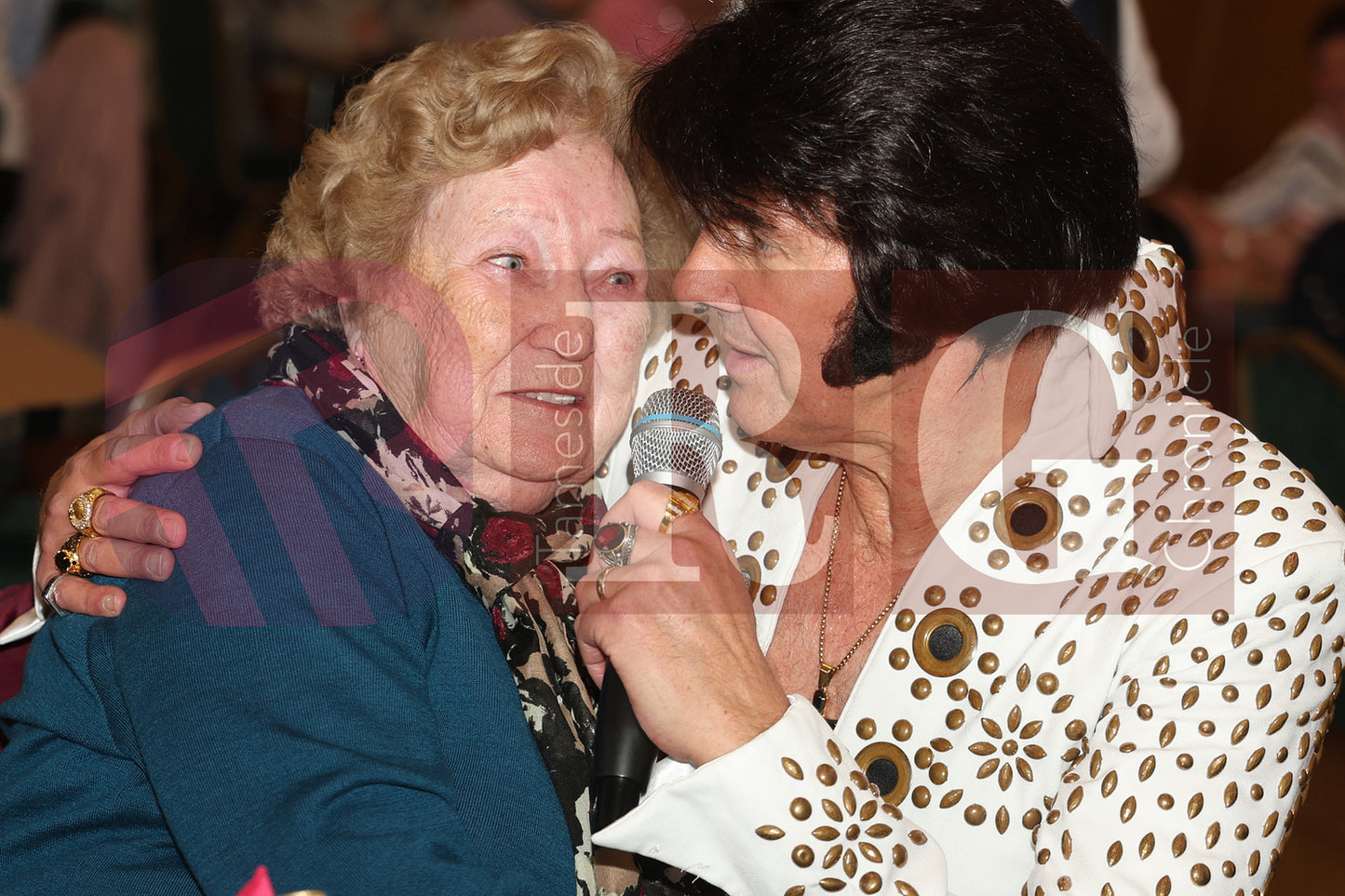 95TH BIRTHDAY DUKINFIELD TOWN HALL ELVIS (57).JPG