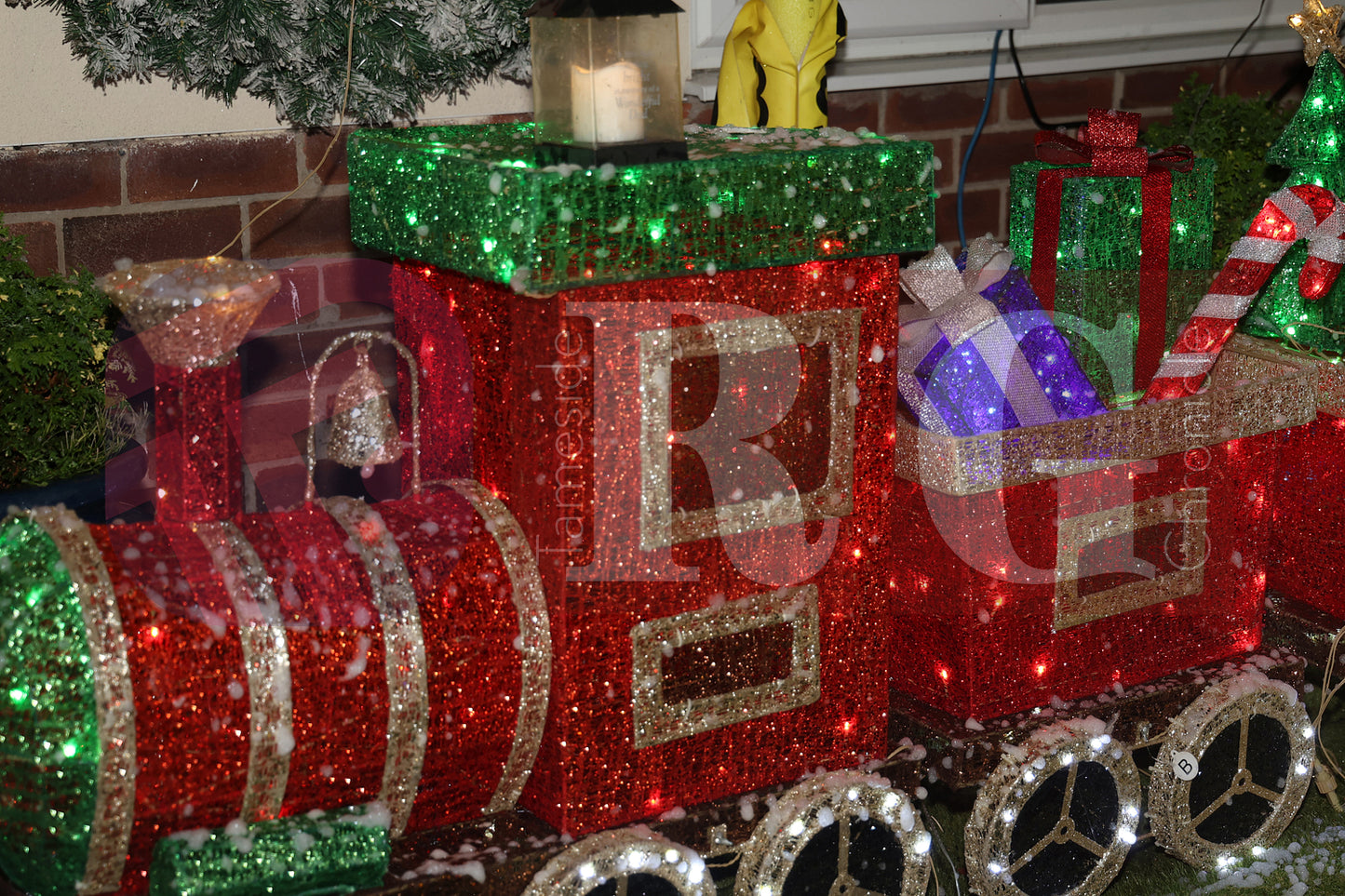 DEWSNAP LANE DUKINFIELD LIGHTS 2025 (35).JPG