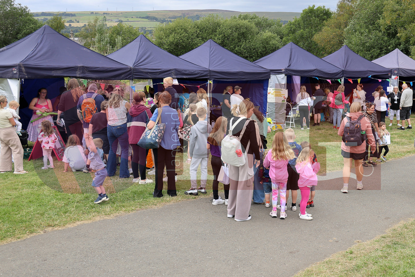 HADFIELD PICNIC IN THE PARK (75).JPG