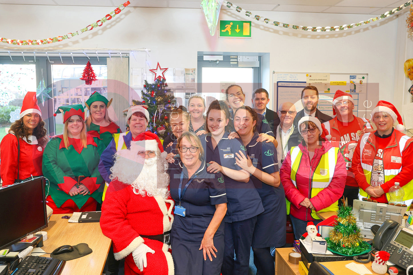 SANTA VISIT TAMESIDE CHILDRENS UNIT 2024 (1).JPG