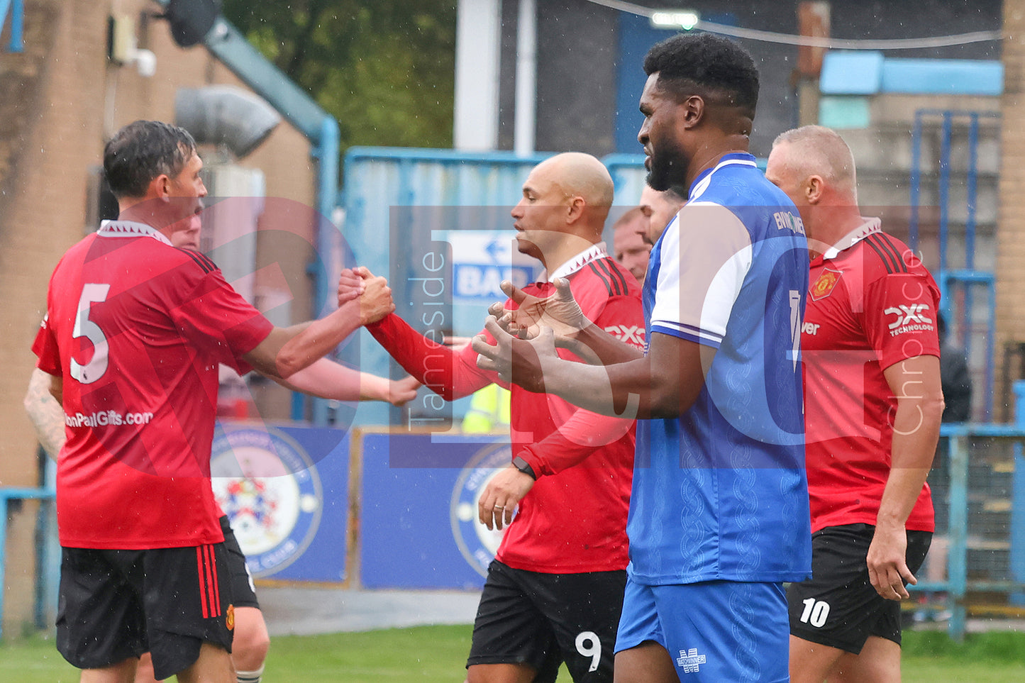 STALYBRIDGE CELTIC LEGENDS V MAN UTD LEGENDS (104).JPG