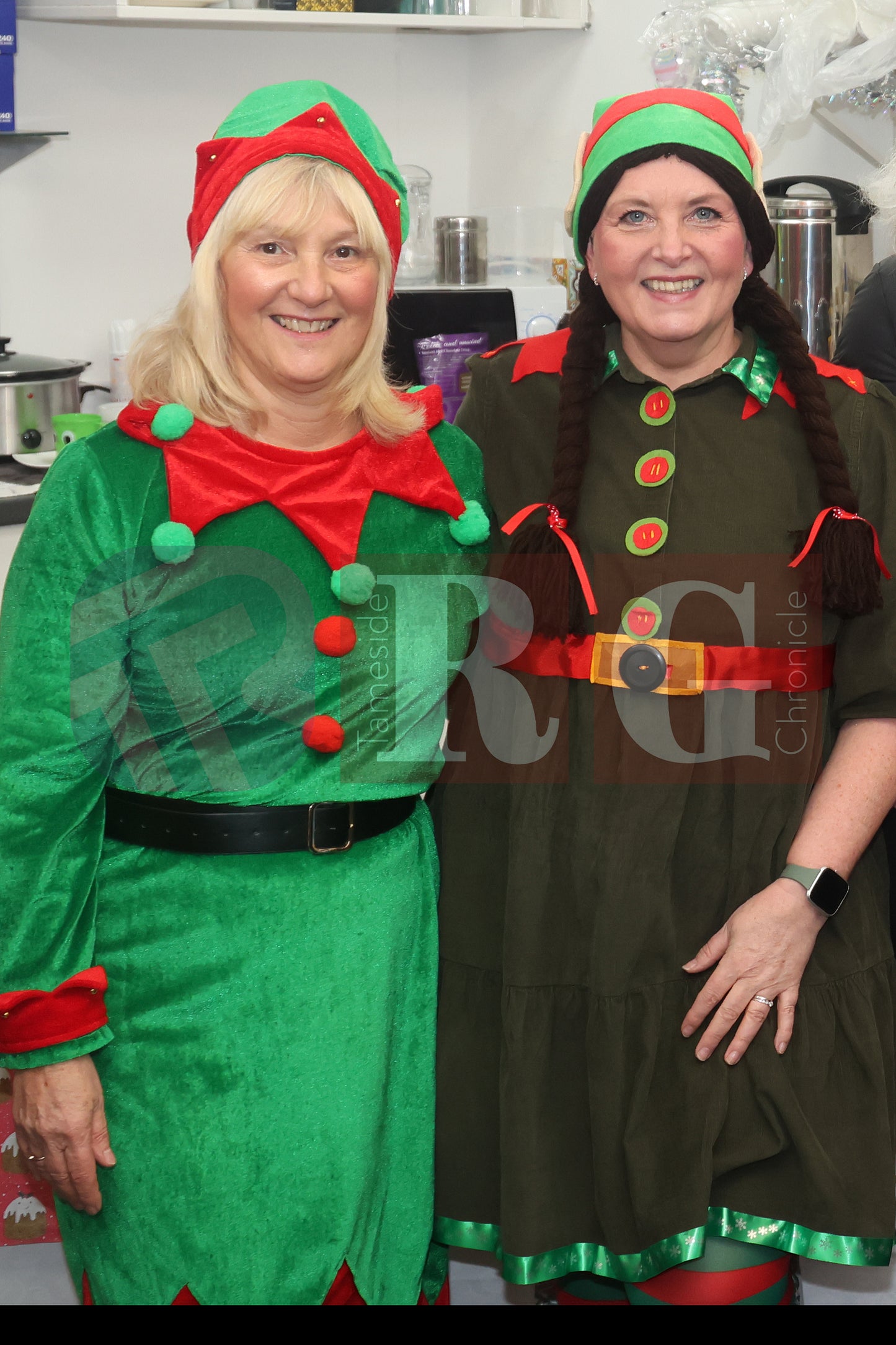 GLOSSOP LIGHTS SWITCH ON 2024 (33).JPG