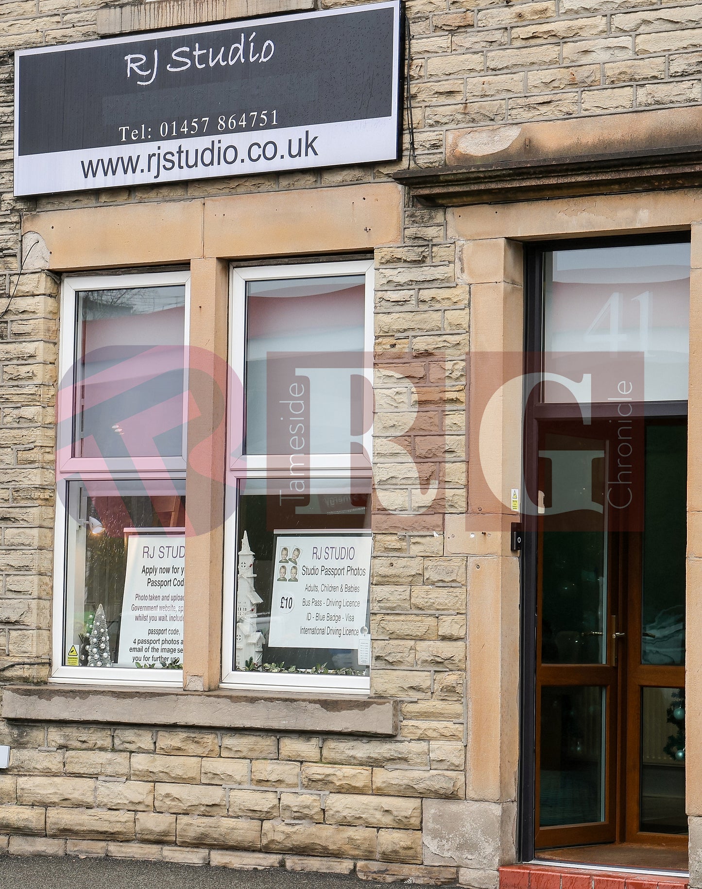 GLOSSOP CHRISTMAS SHOPS 2025 (7).JPG