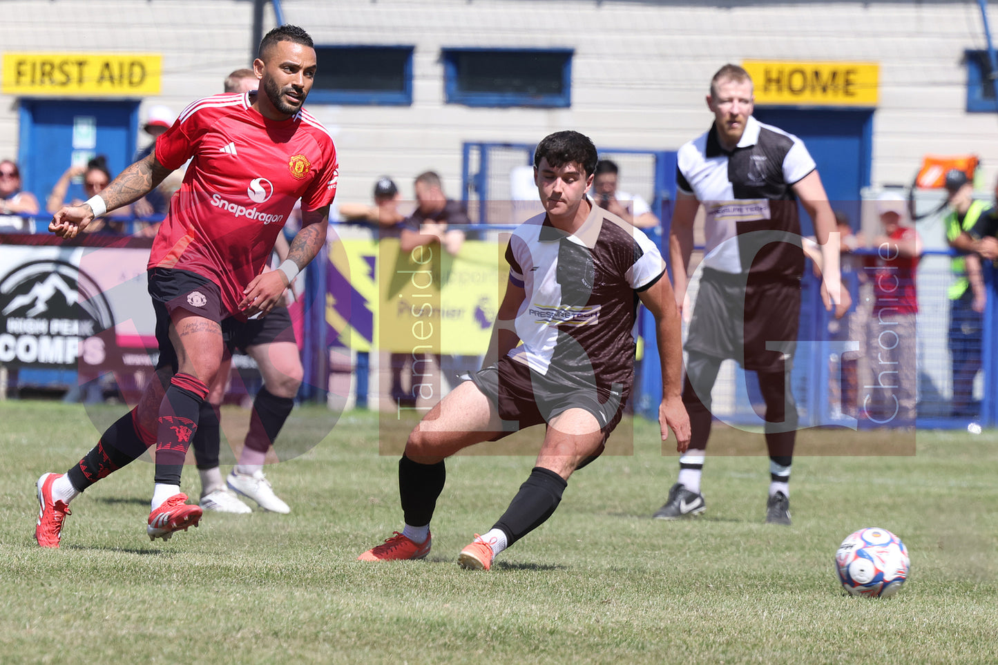 GLOSSOP NORTH EBD V UNITED LEGENDS  (68).JPG