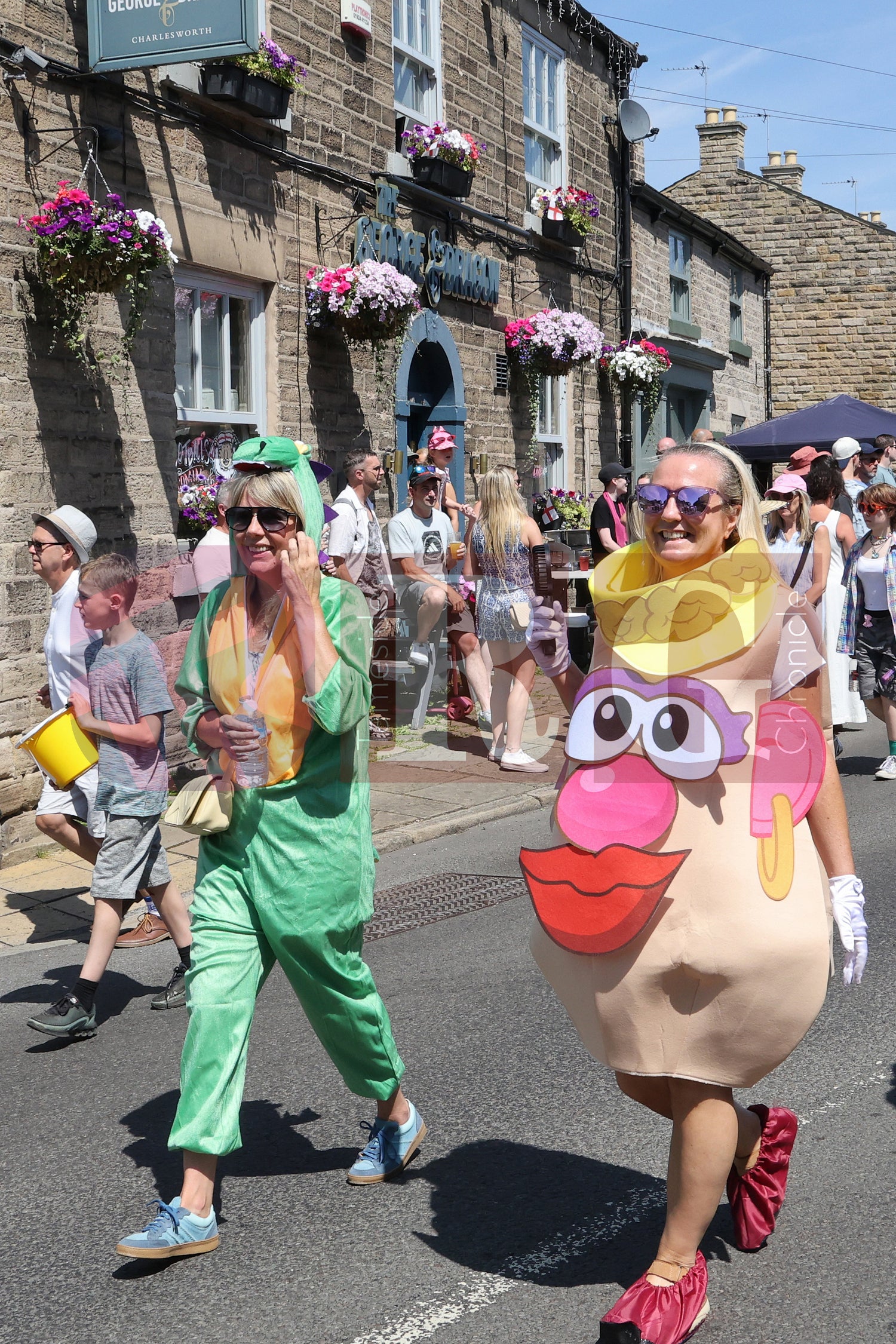 CHARLESWORTH CARNIVAL (4).JPG